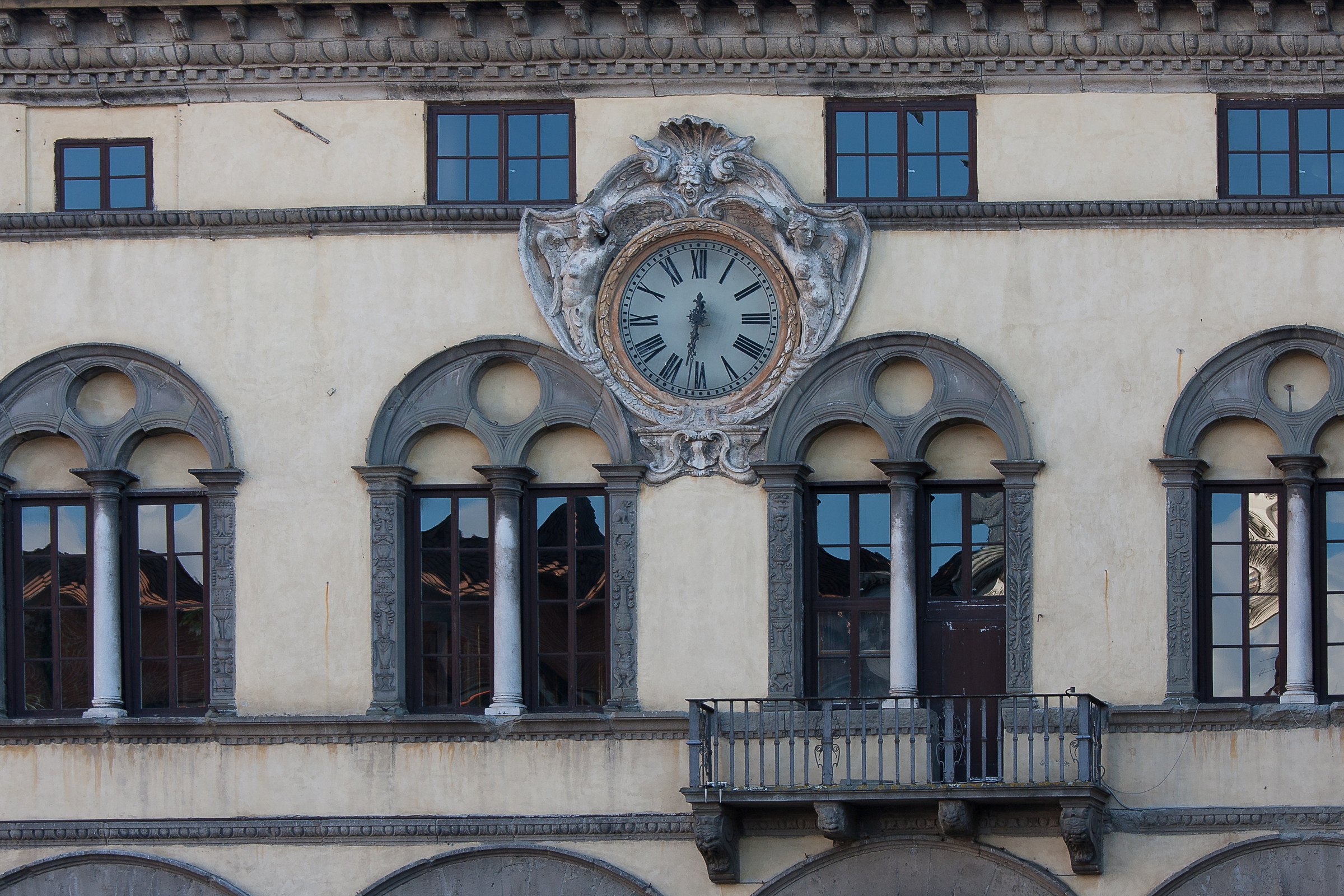 Lucca - Palazzo Pretorio in Piazza S. Michele