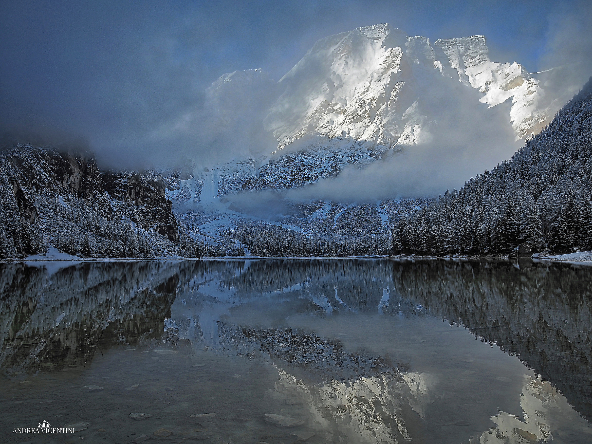 Spring snow to Lake Braies