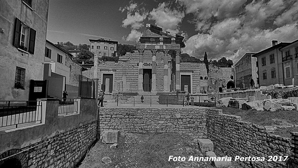I resti dell'antico foro romano a Brescia