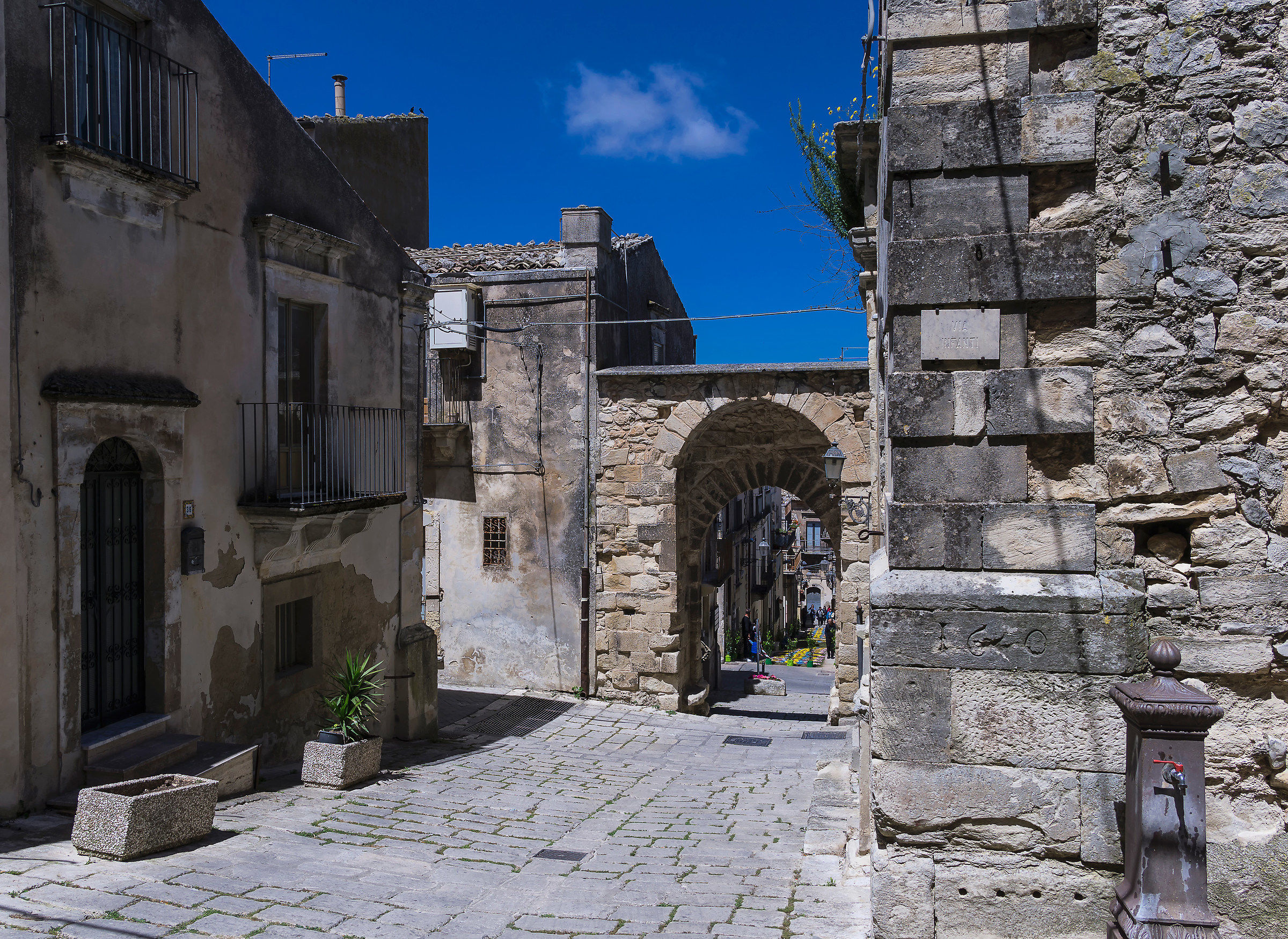 Arco della Annunziata Chiaramonte Gulfi (RG)