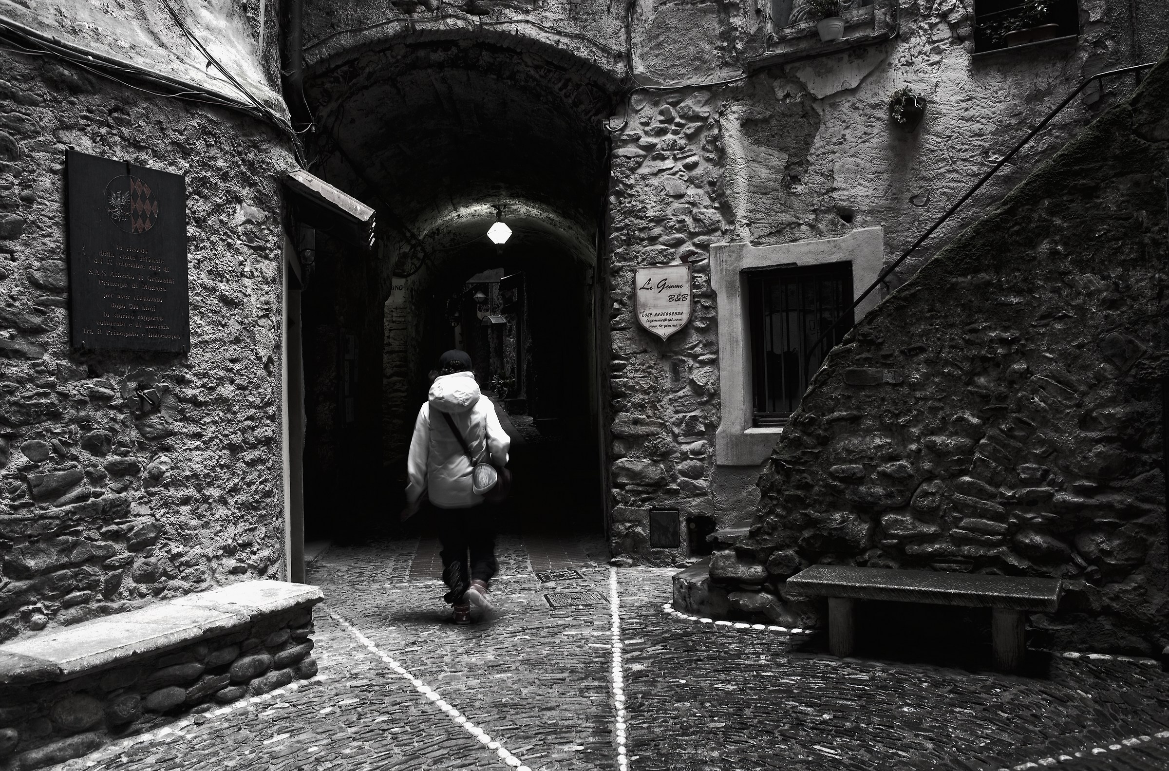 A passeggio dentro il borgo