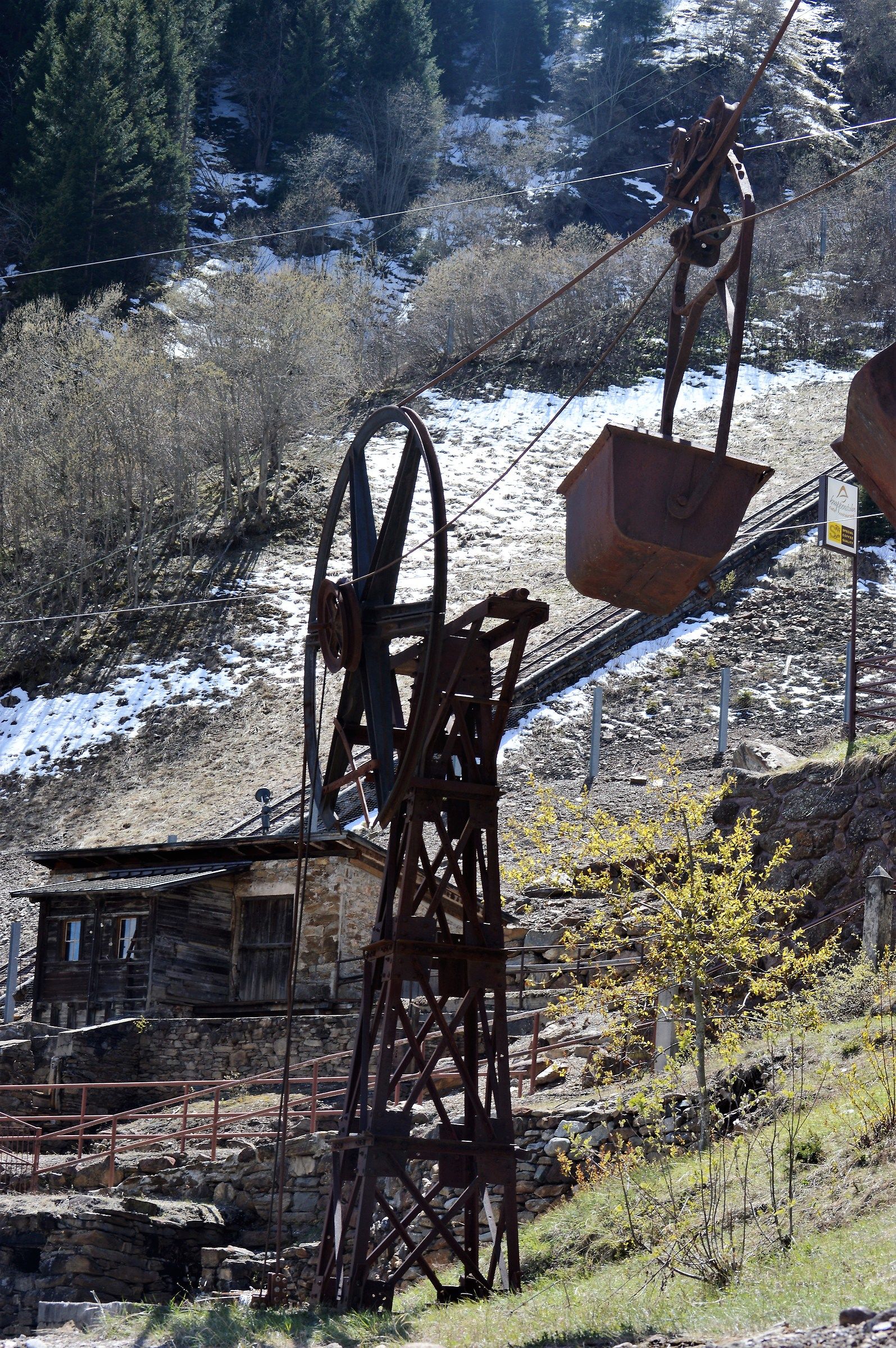 Montene mines