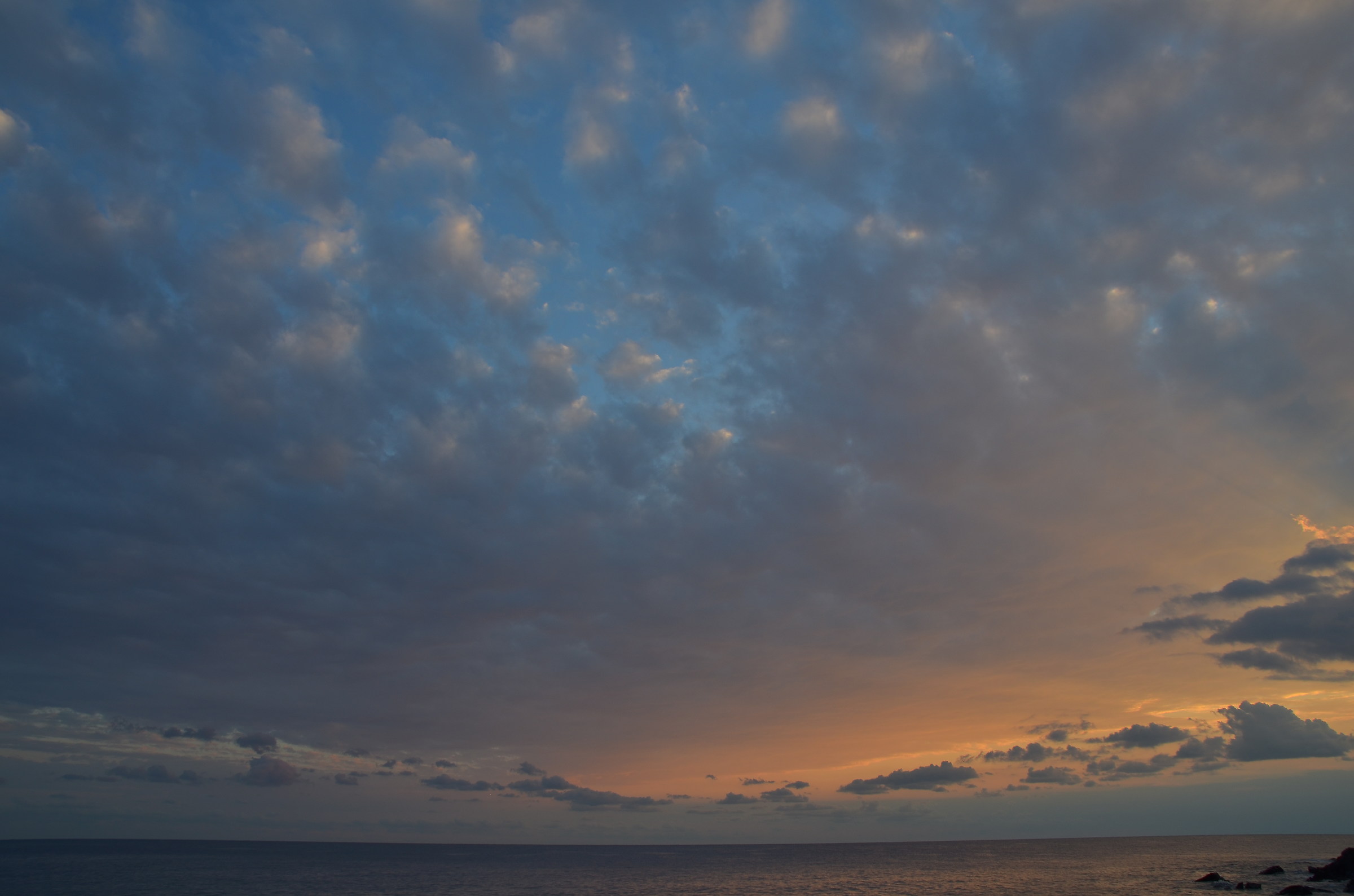 The colors of the autumn sea