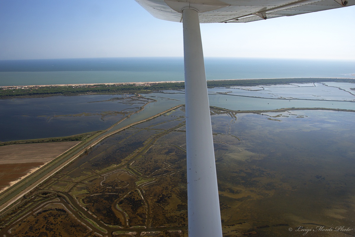Suspended between earth, sea and sky
