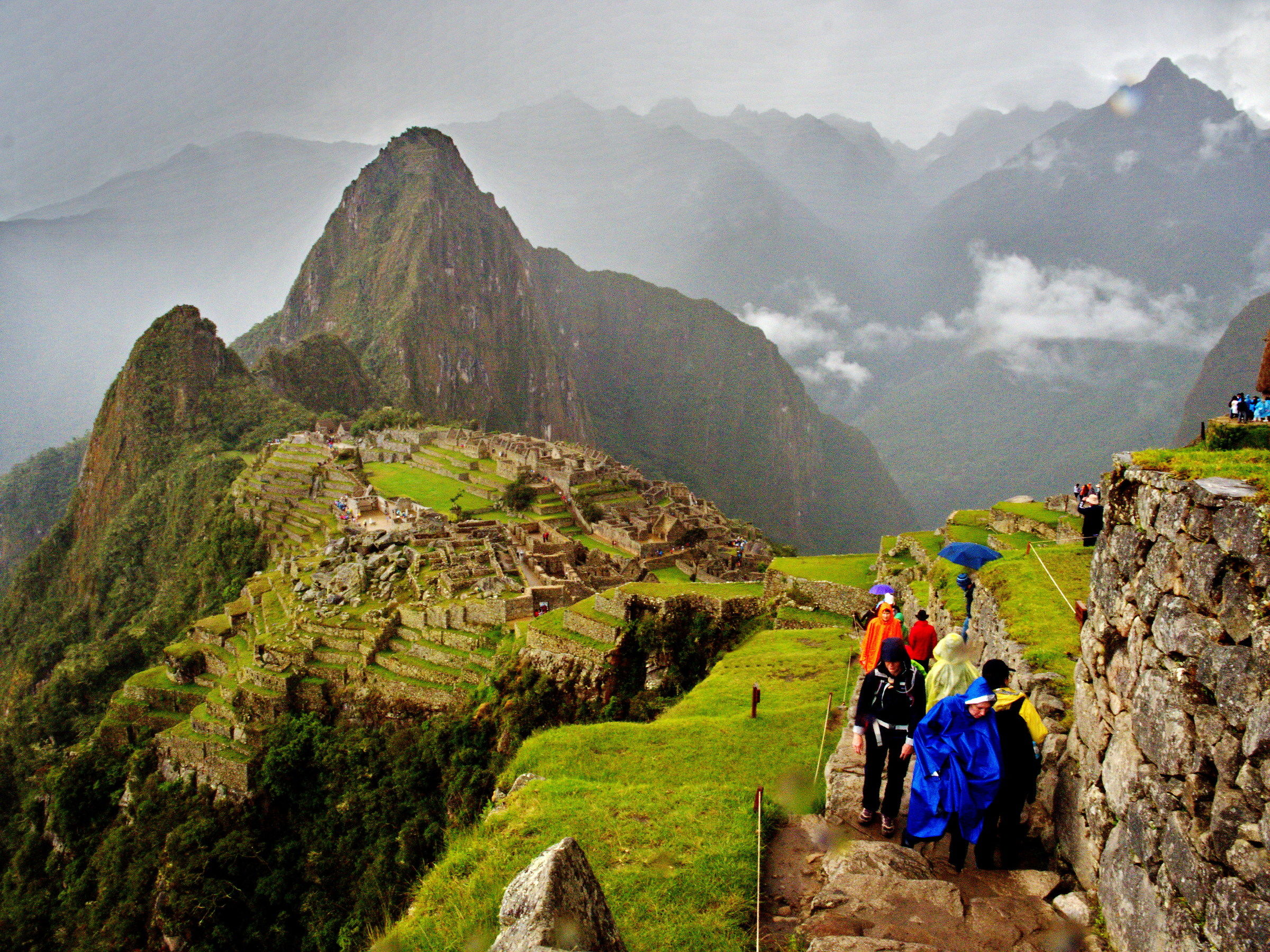 Machu Picchu sotto la pioggia