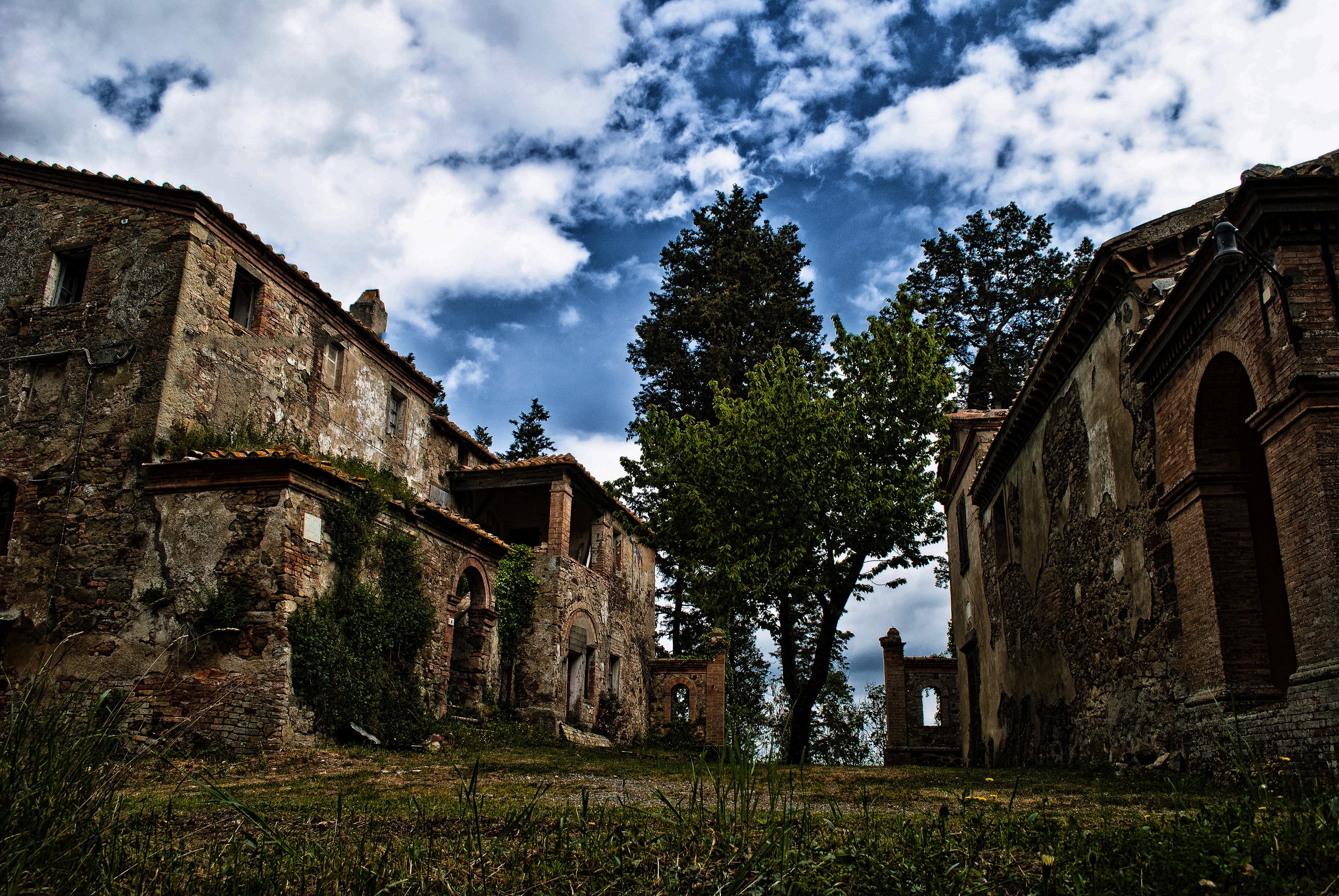 The Abandoned Country of Buriano (Pi)