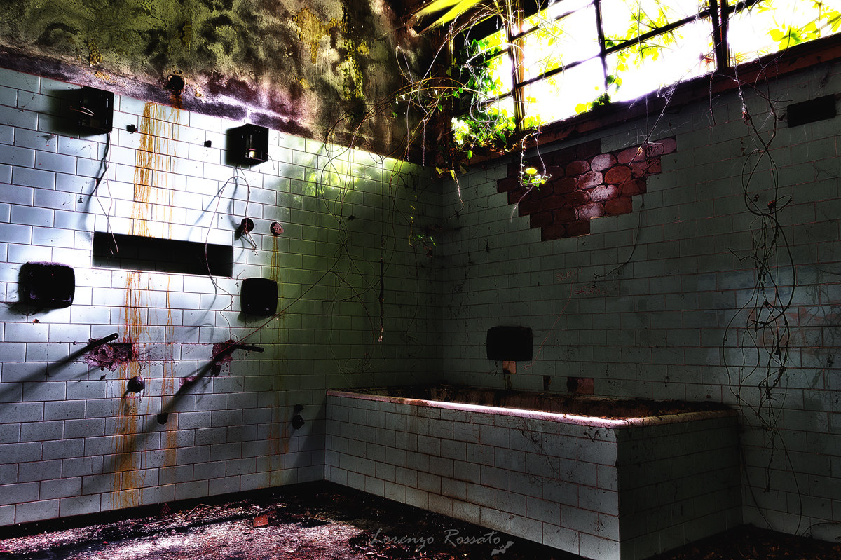 Director's villa bathroom