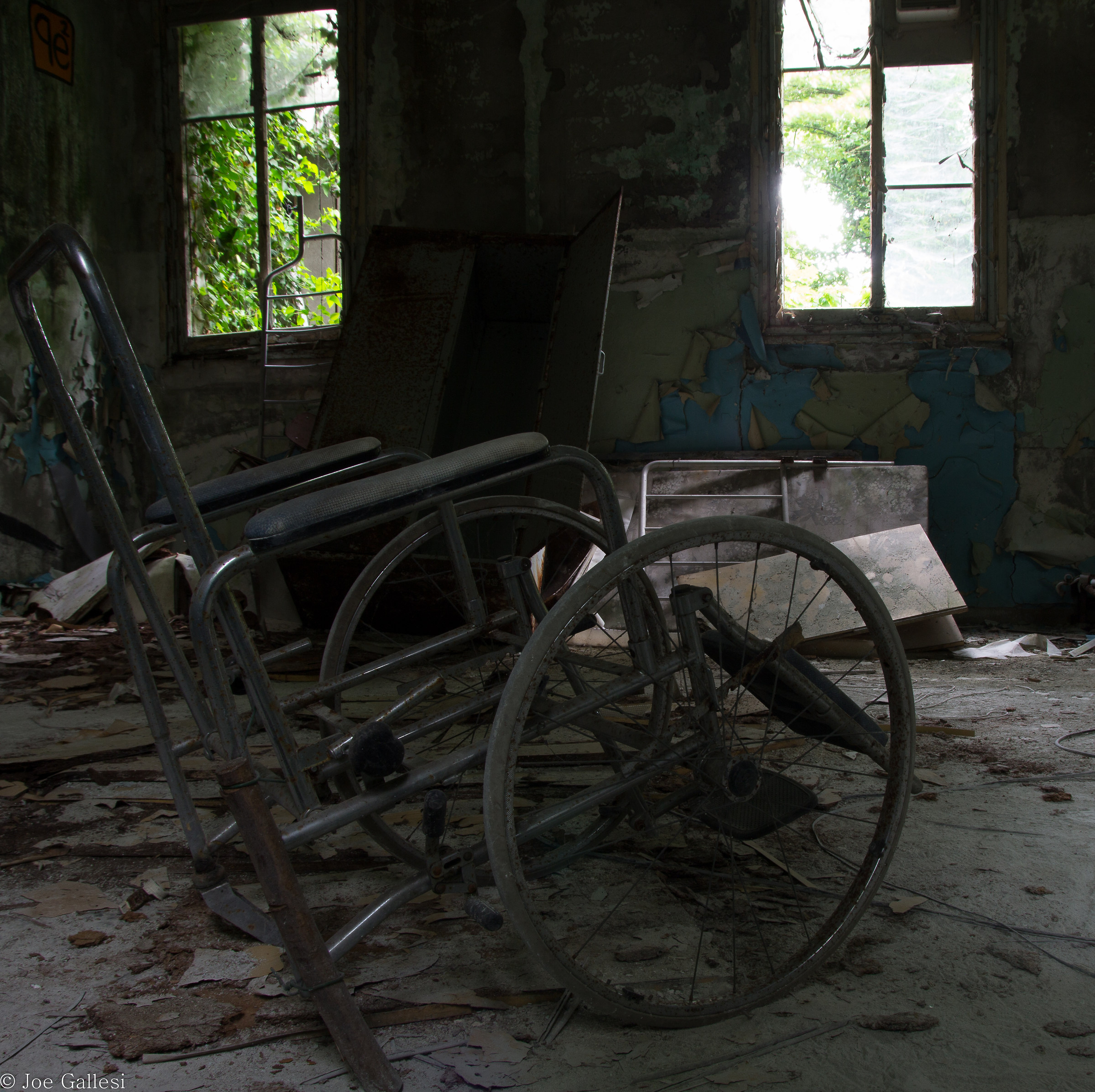 In the foreground great impact!