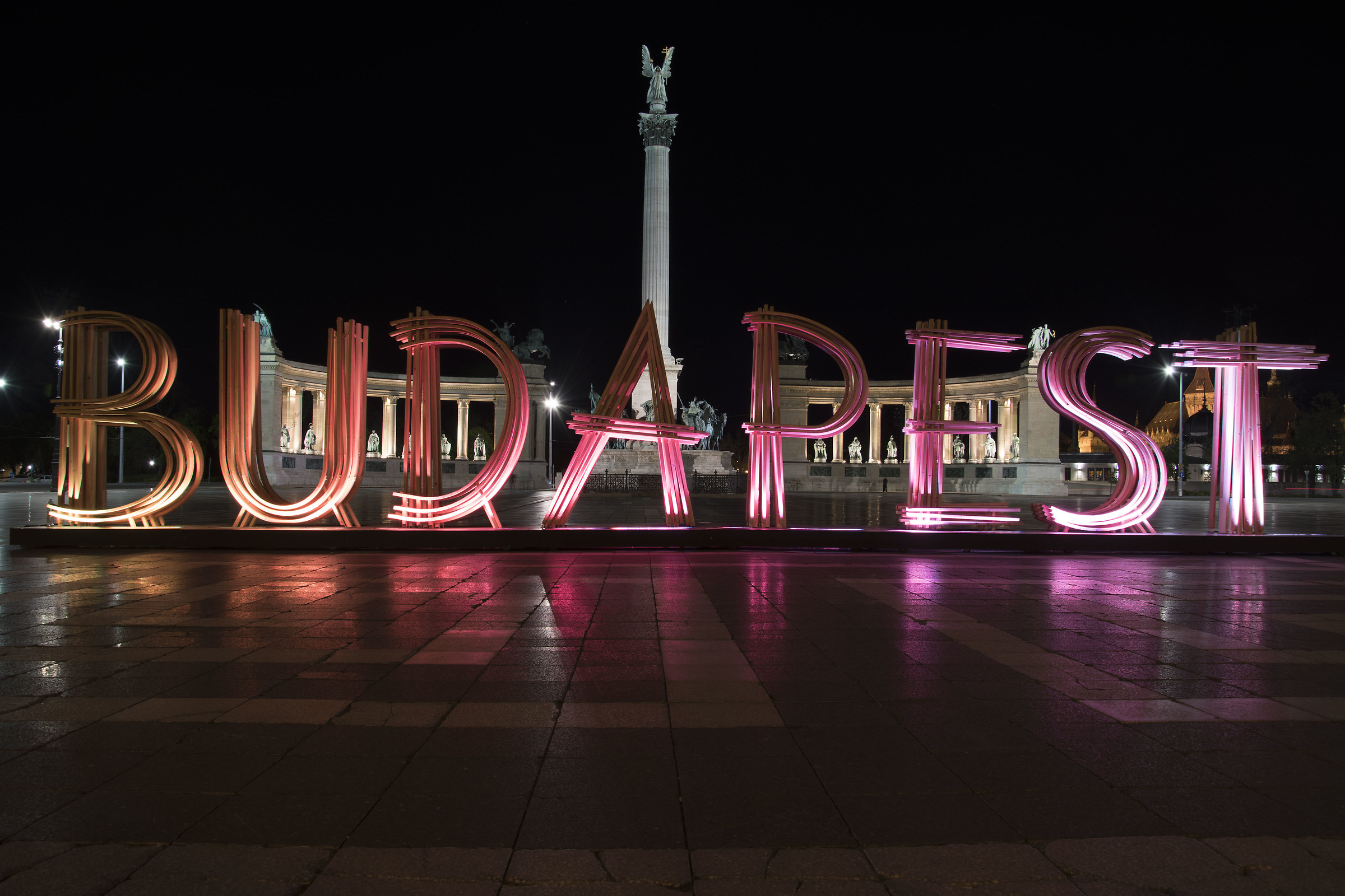 Heroes Square with written