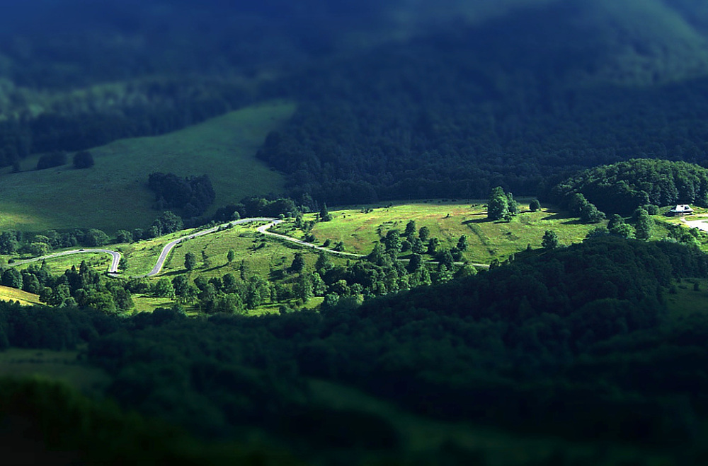#Miniatura Bieszczady road