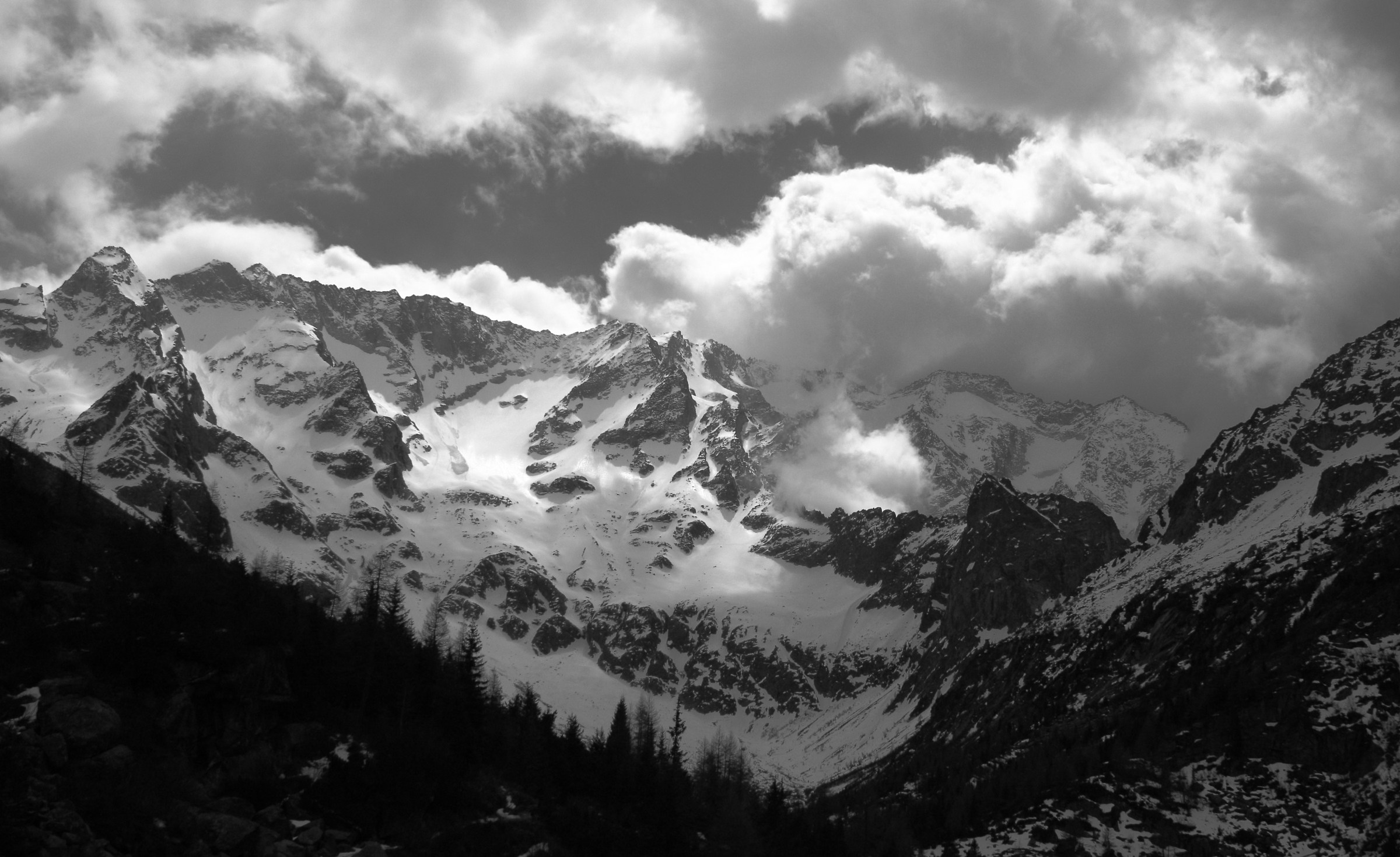 Gruppo del Baitone dal Lago dell'Aviolo