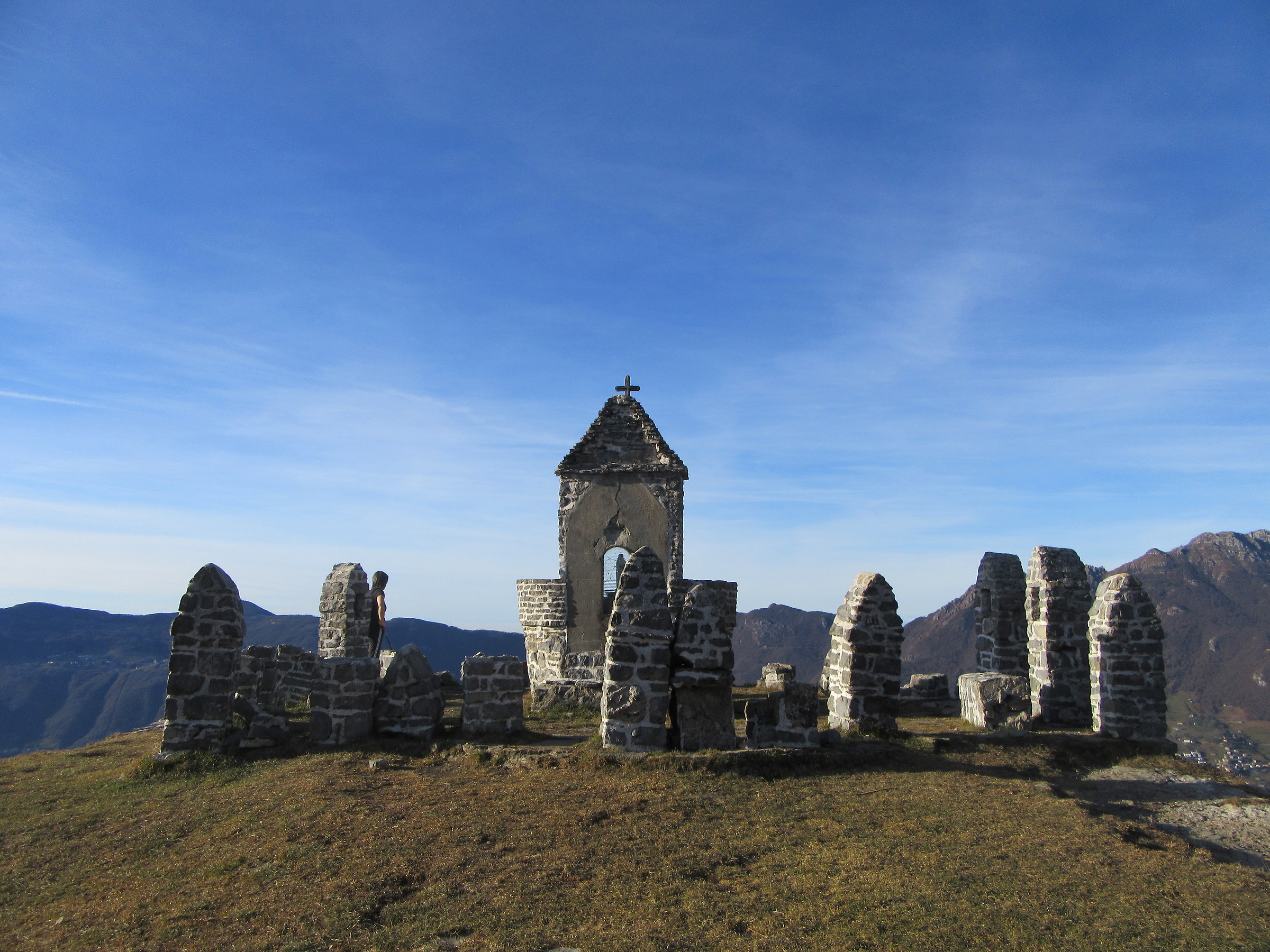 Monumento località Tre faggi