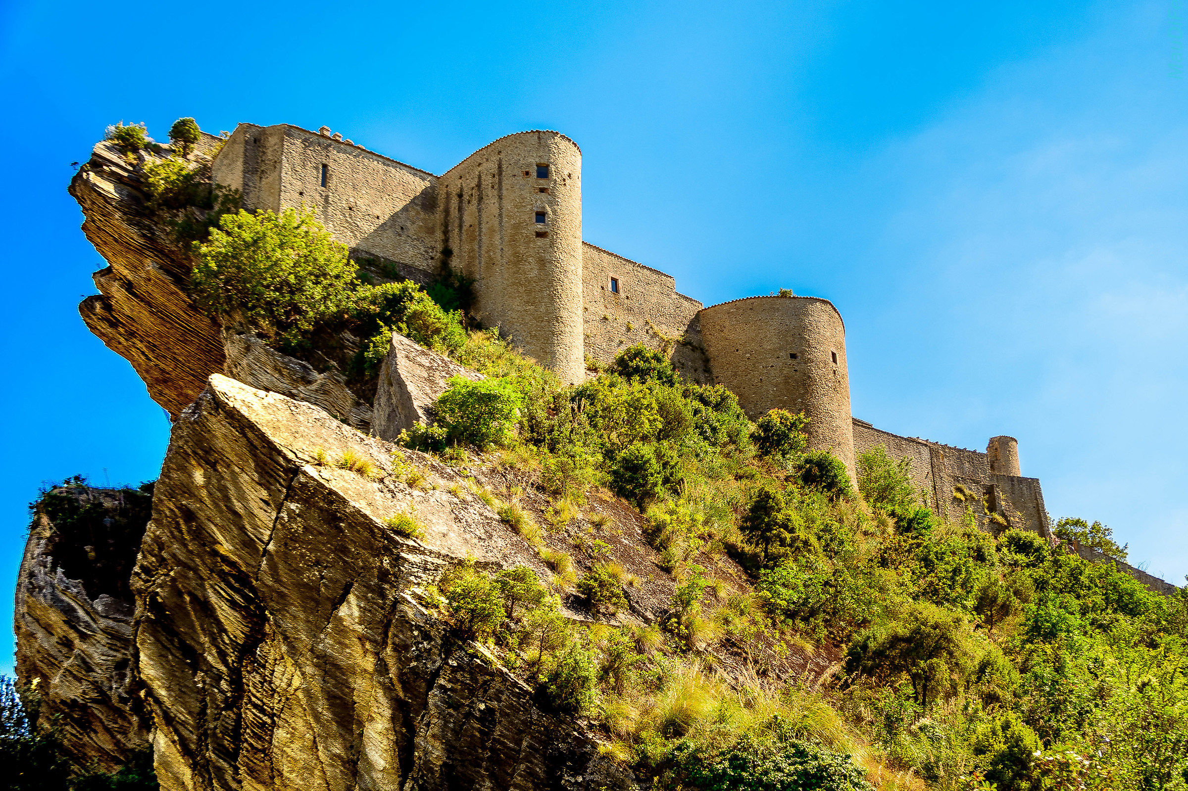 Roccascalegna Kastle