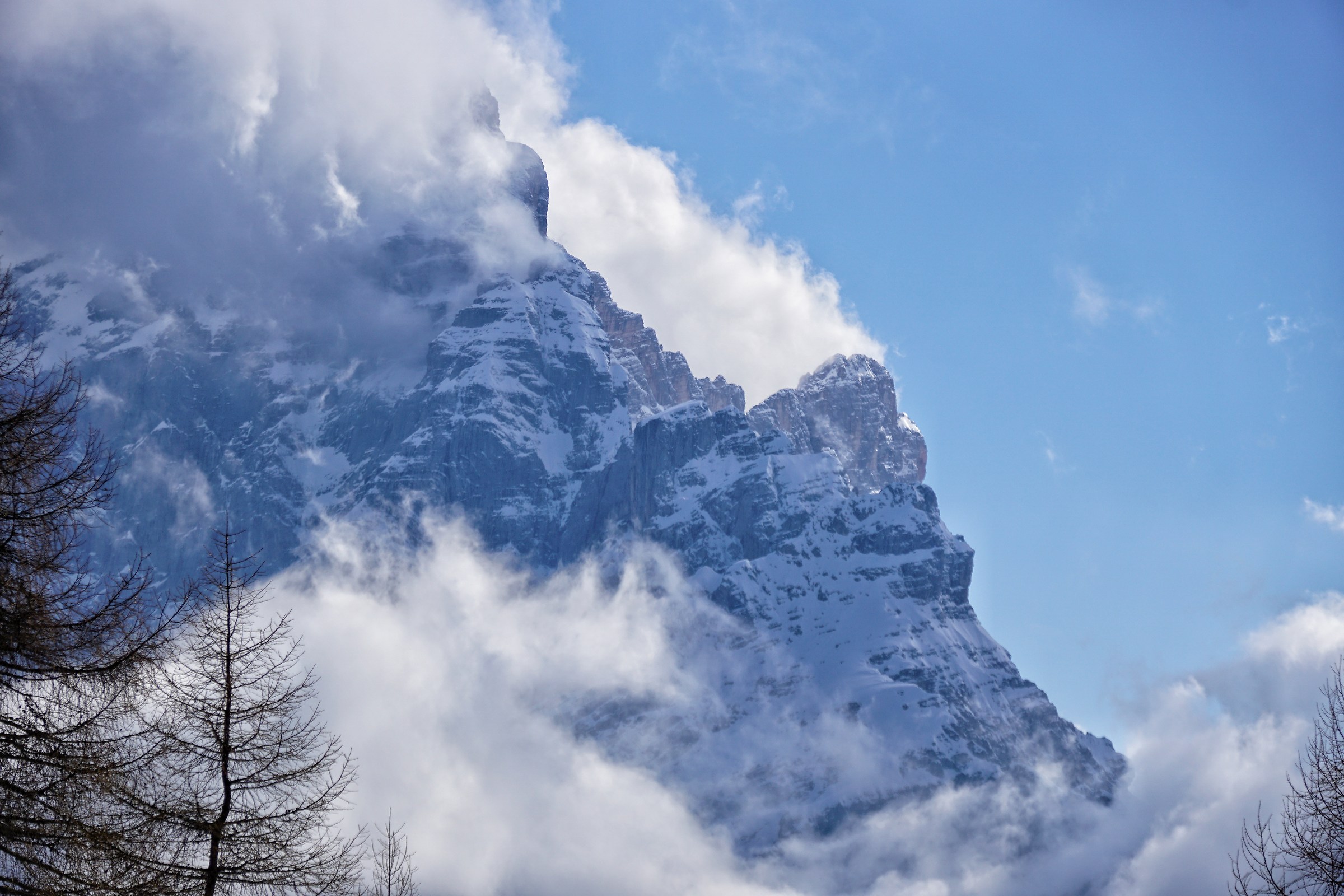 gruppo del Civetta nelle nuvole