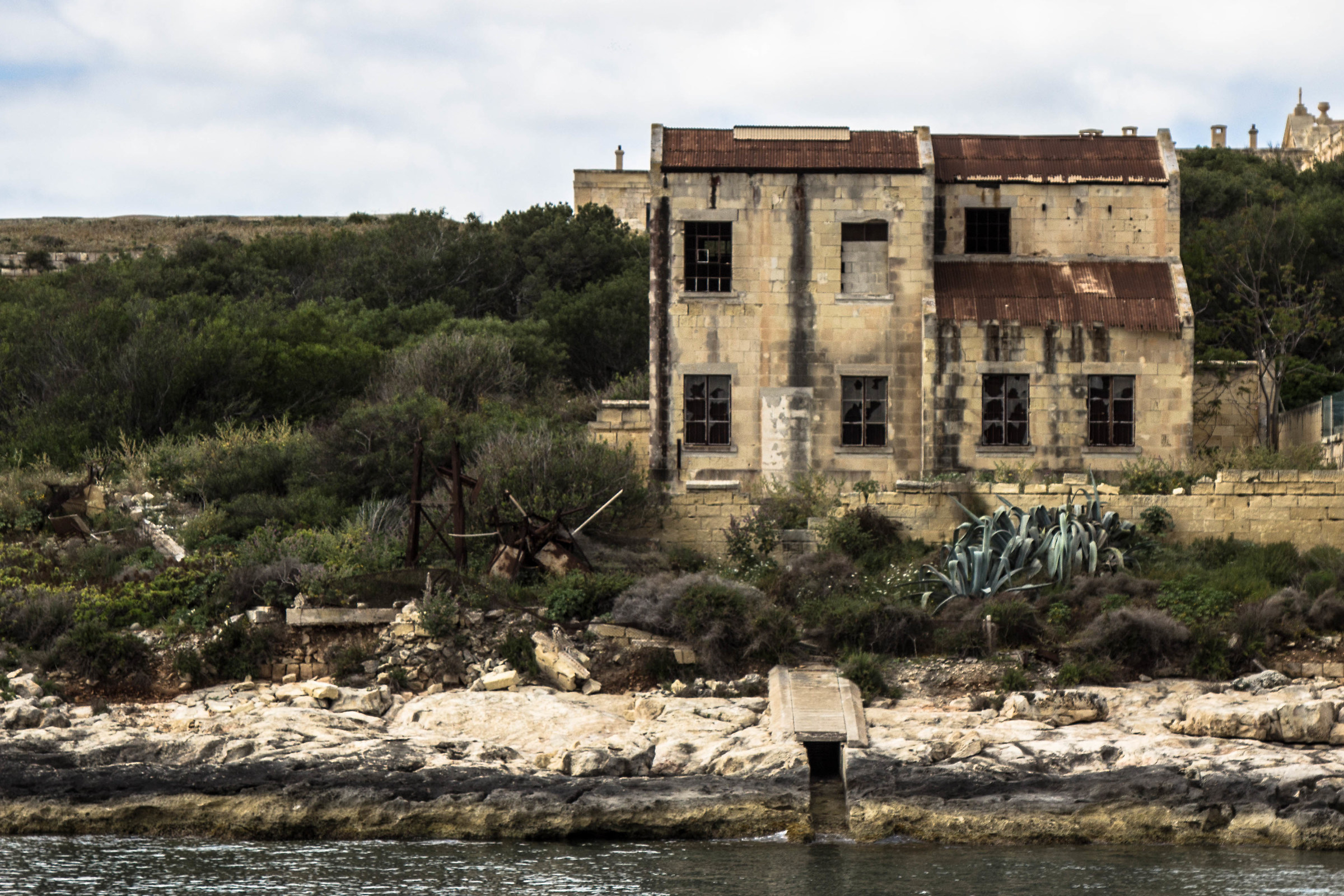 The house on the lake