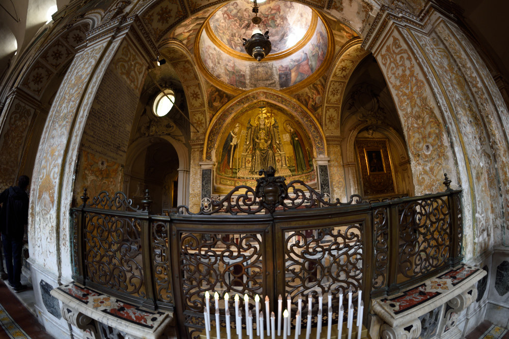 cappella Madonna con Bambino tra san Gennaro e Santa Re