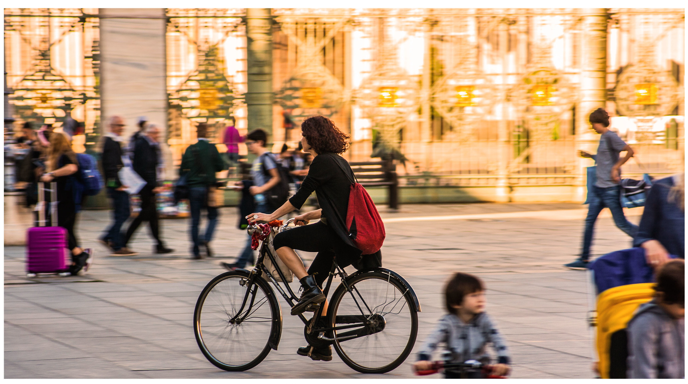 Ragazza in bici