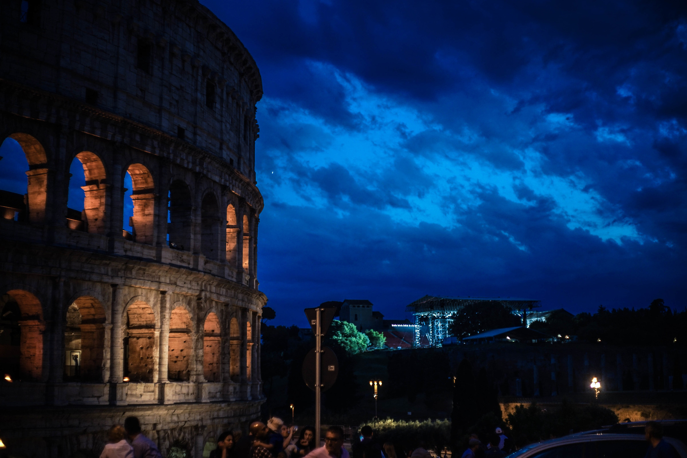 colosseo in blu
