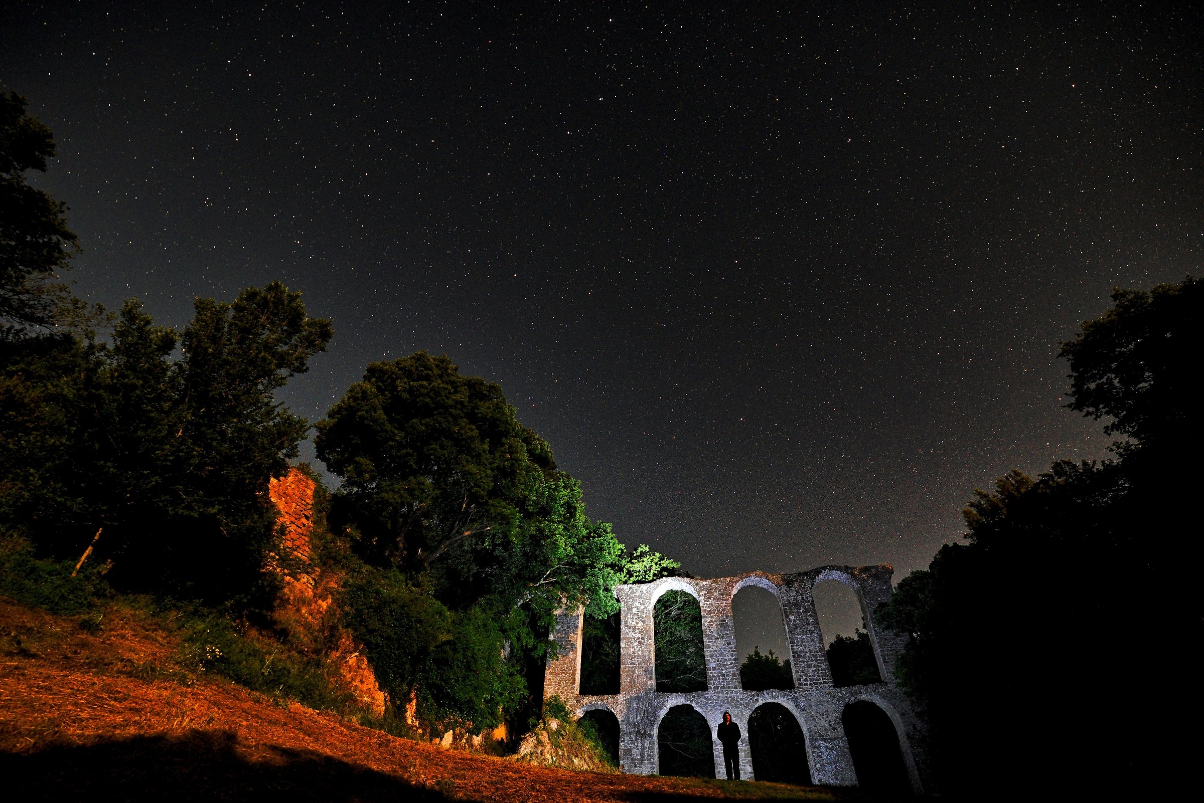 antica monterano di notte