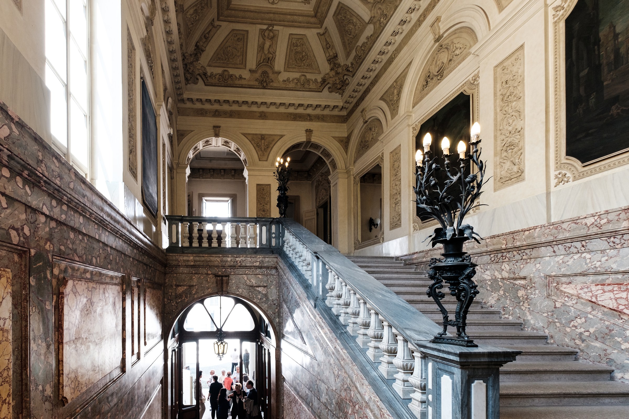 Milan: Entering Palazzo Melzi