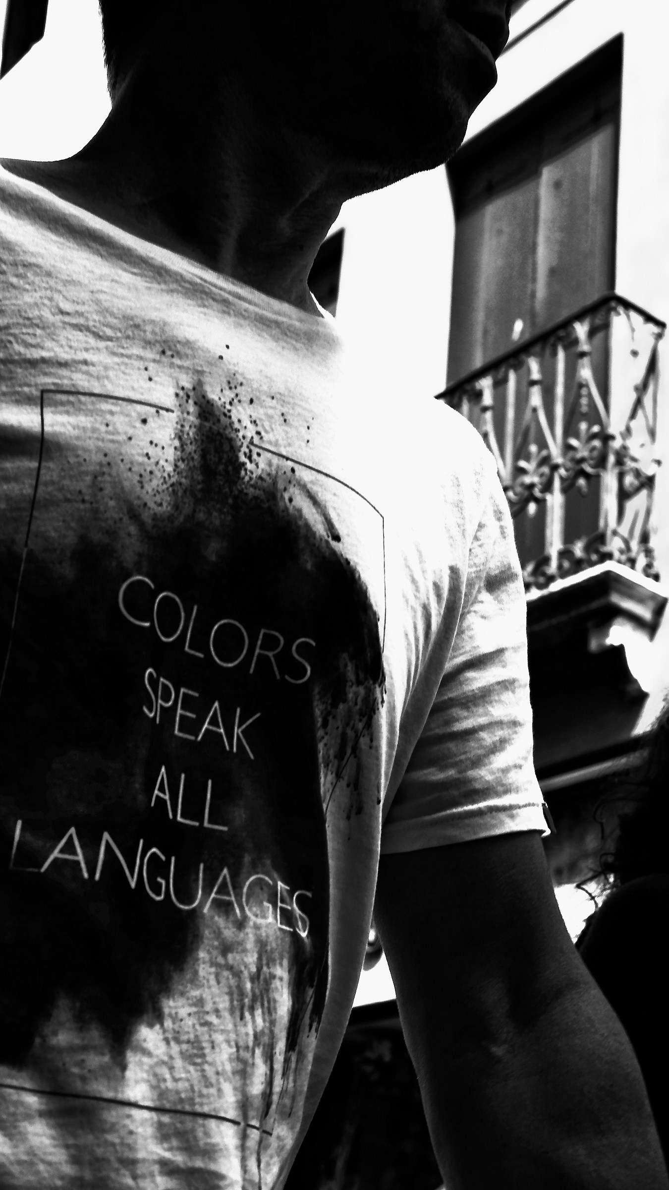 Colors speak all langages. . . Also the b / n