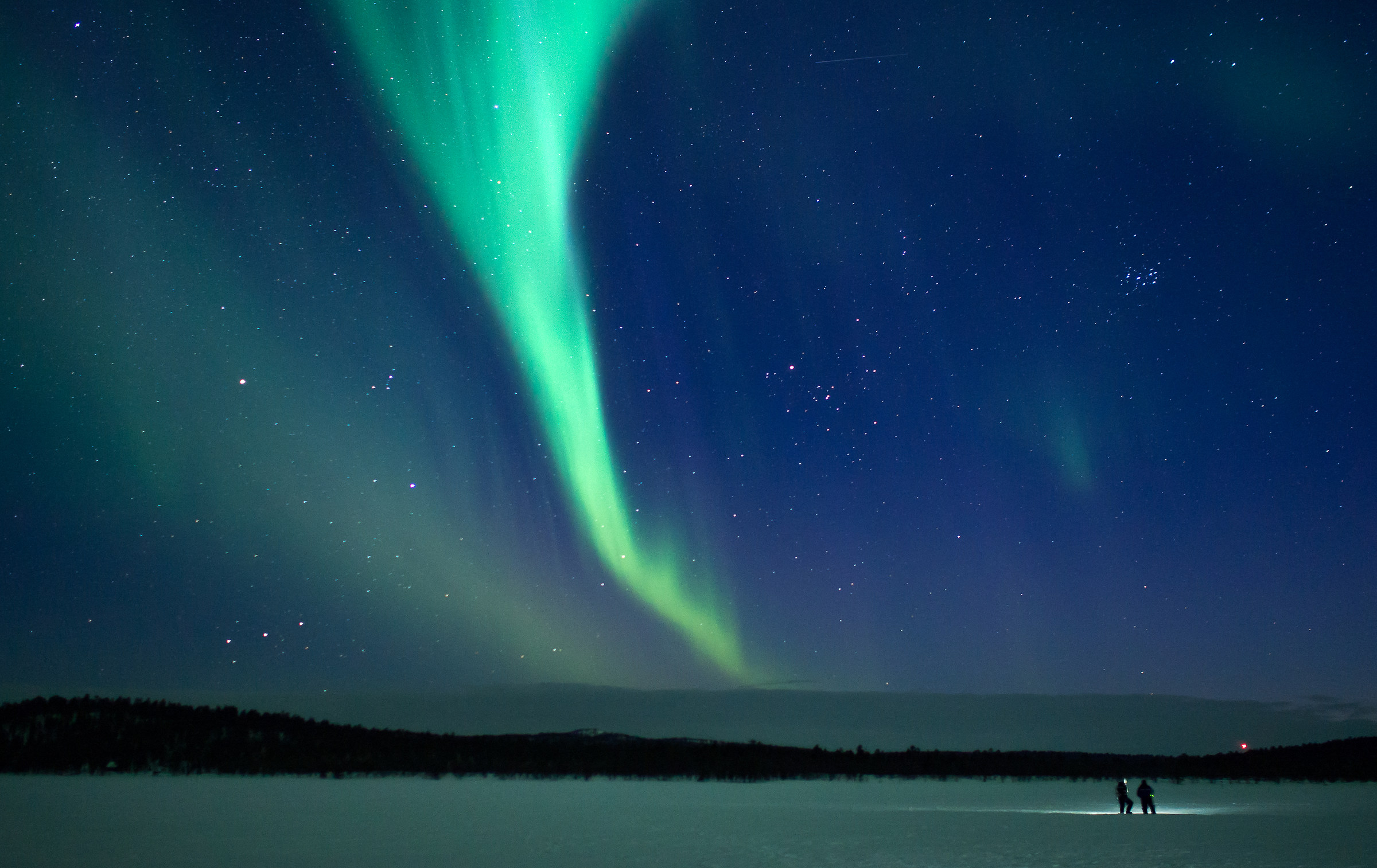 Aurora Boreale su lago Menesjärvi
