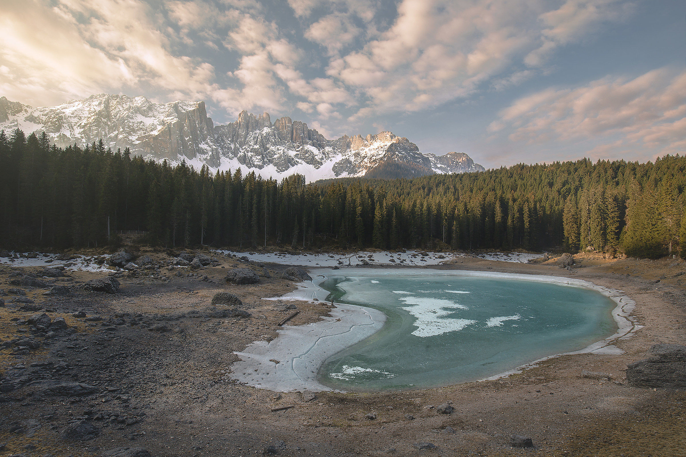 Lake Carezza towards the thaw