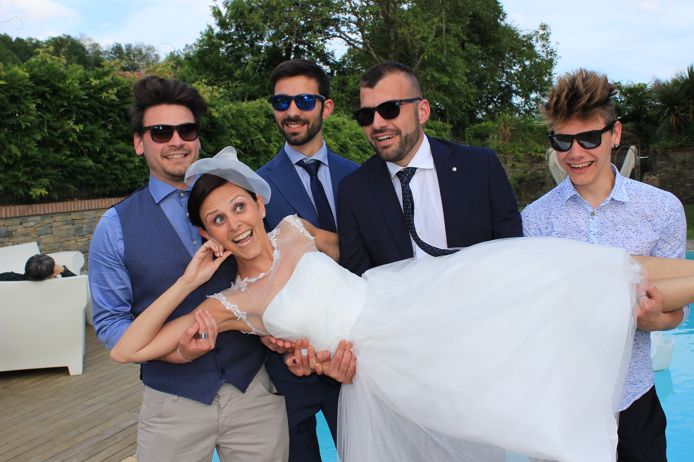 A cousin with flakes