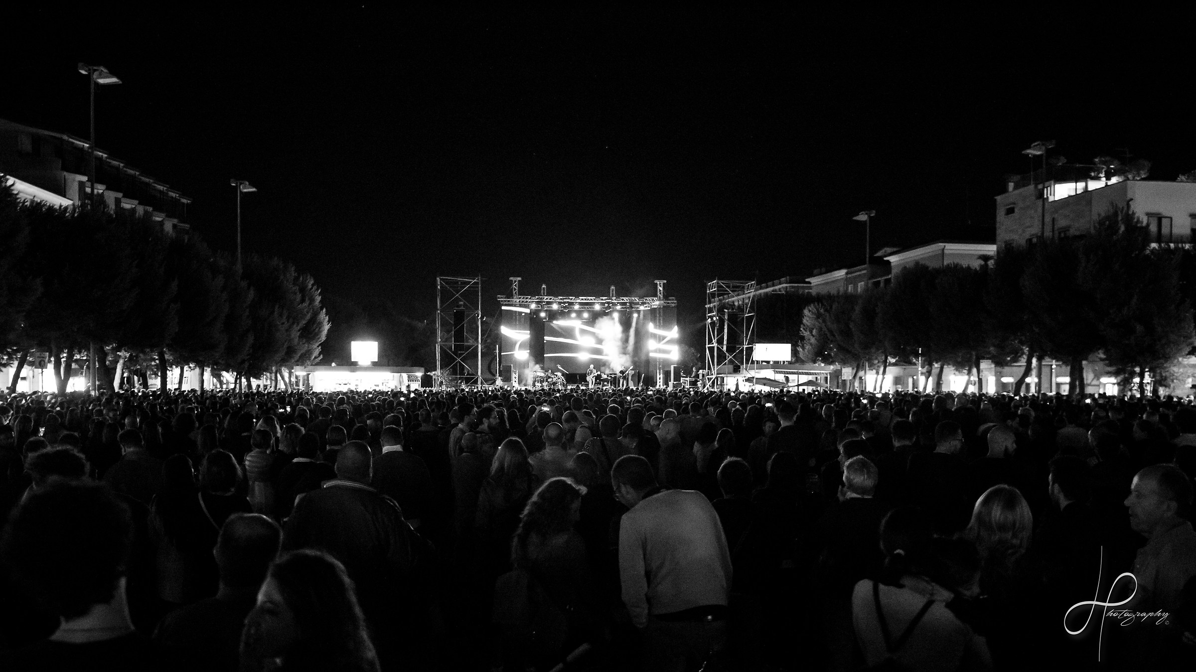 Alex Britti live on August 12, 2016 in Ciavitanova Marche