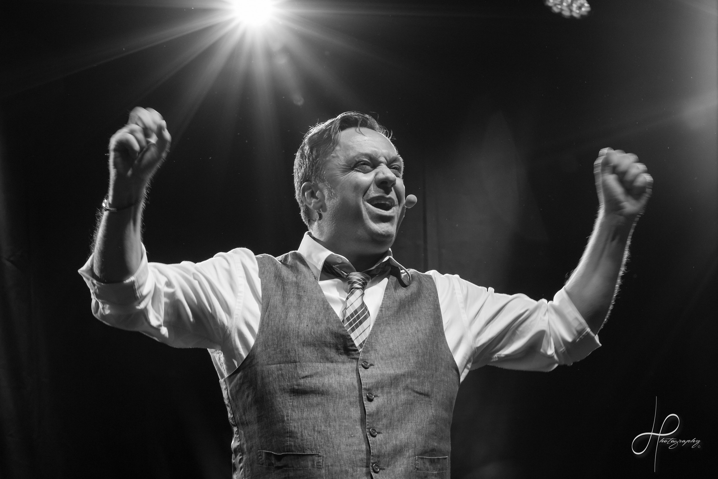 Gabriele Cirilli live in Monte San Giusto