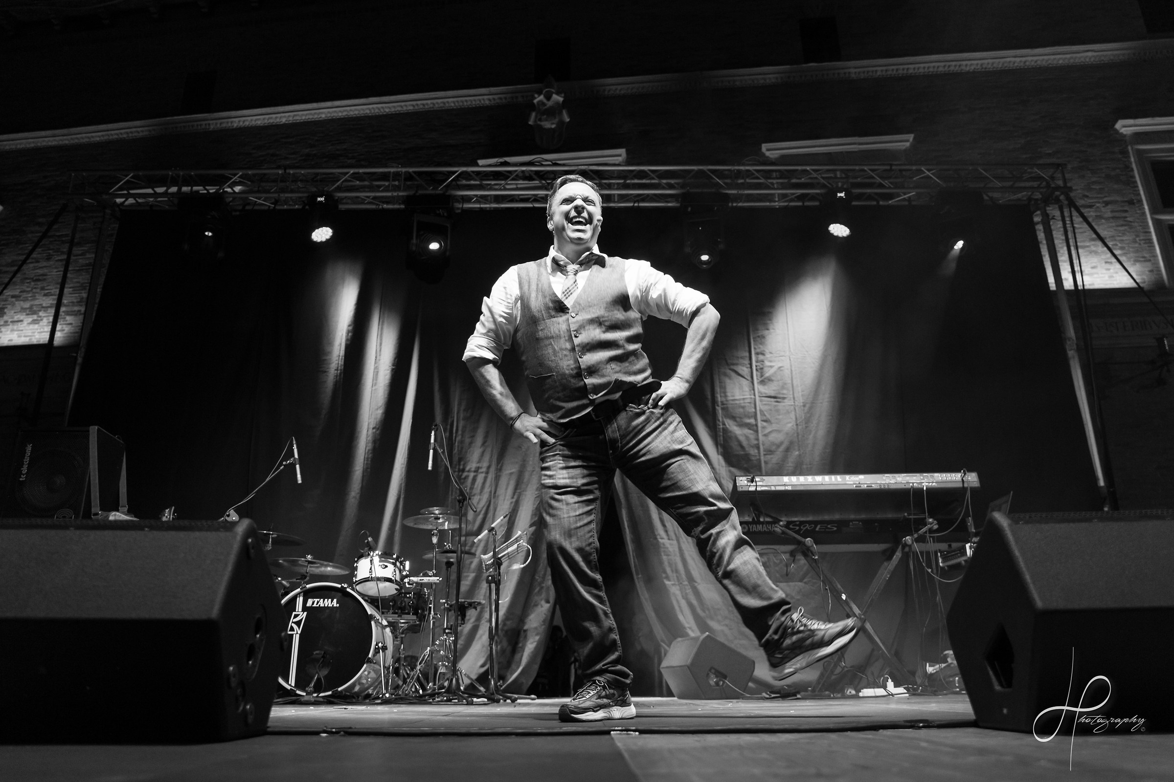 Gabriele Cirilli live in Monte San Giusto