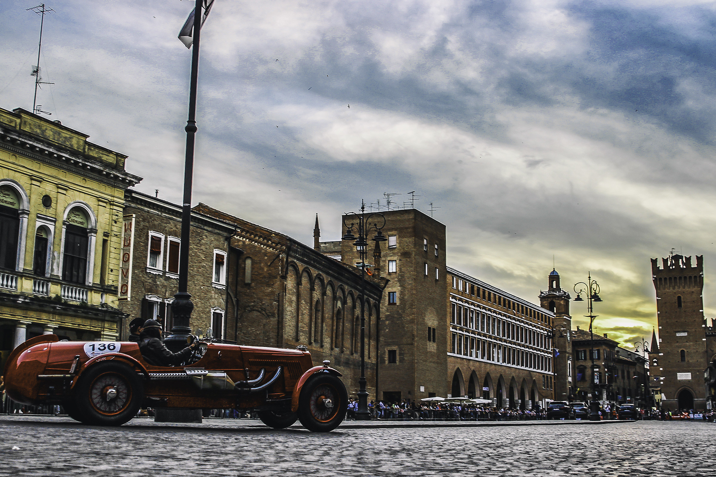 1000 Miles - Ferrara