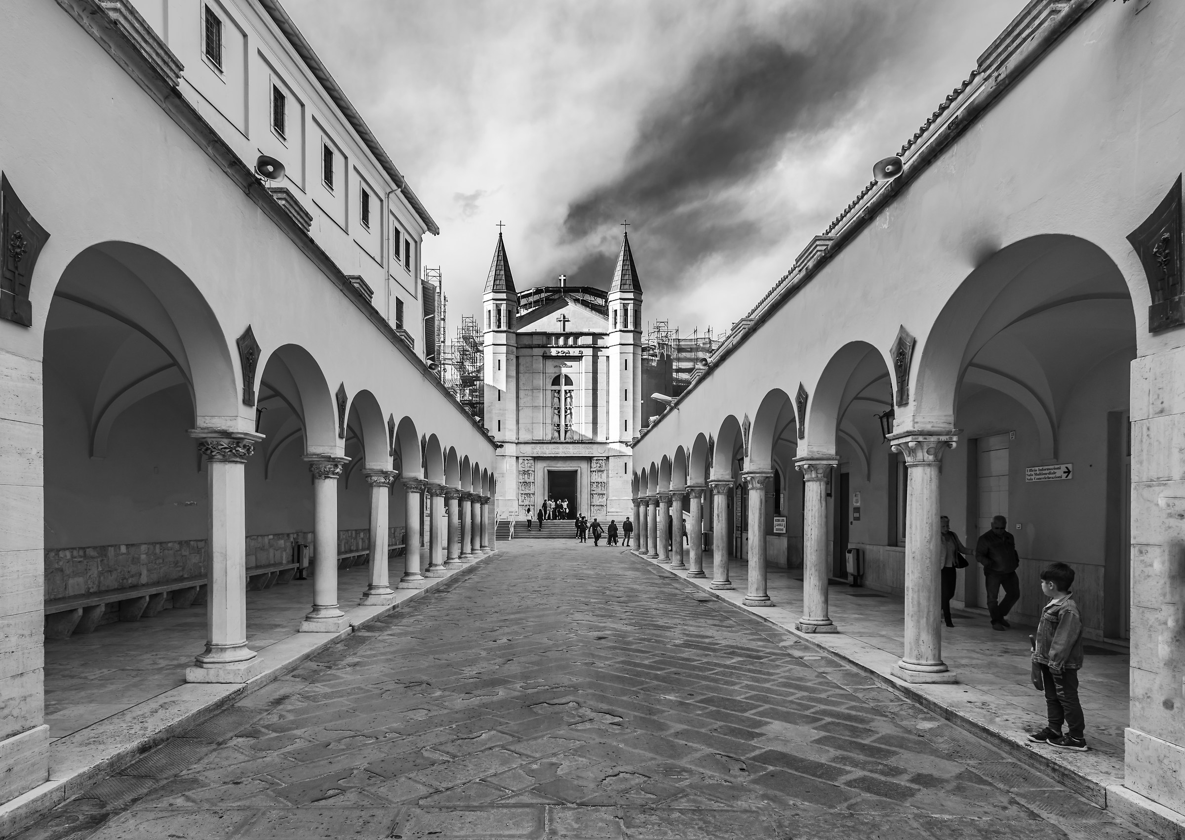 Cascade after the earthquake