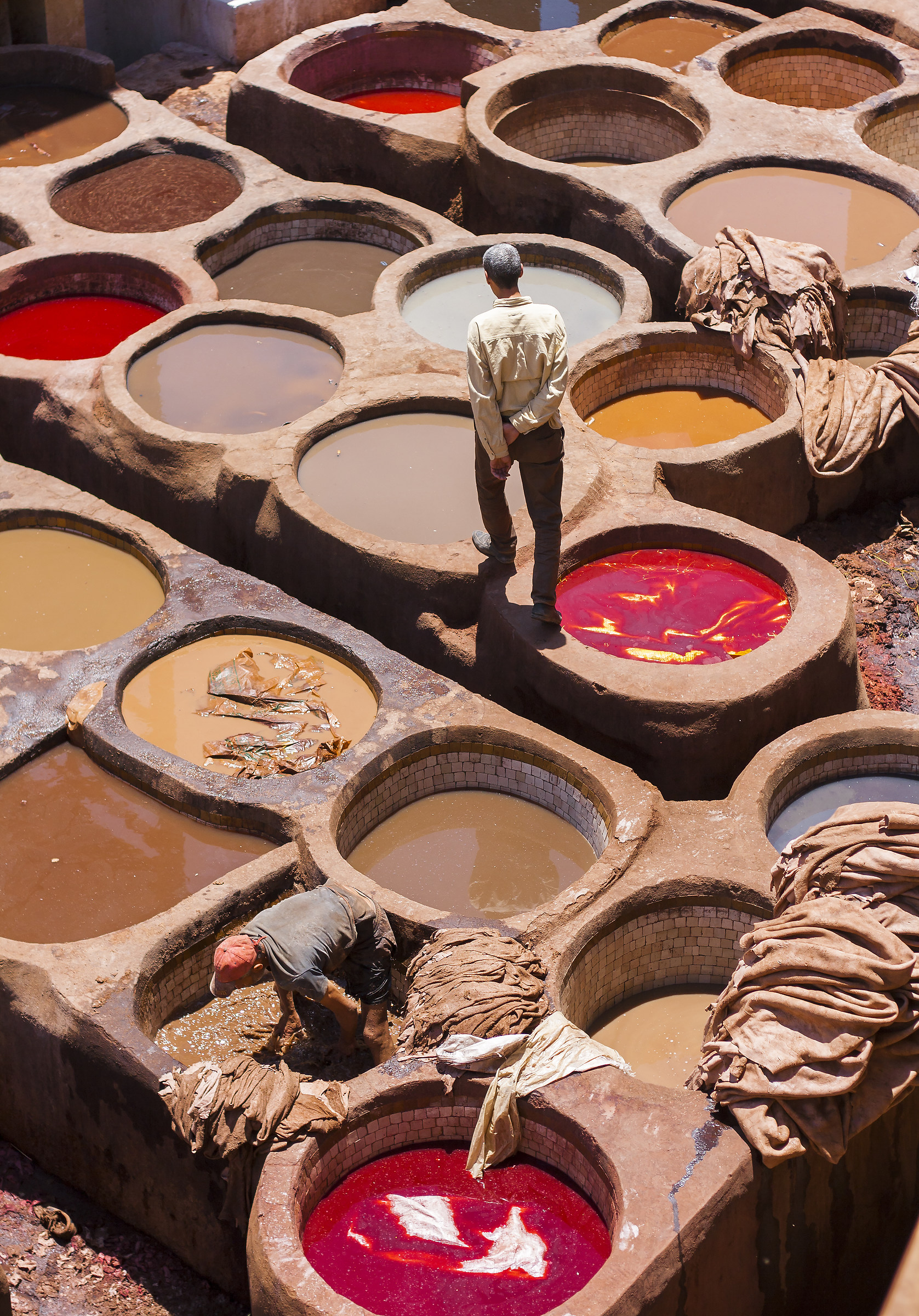 The controller and the tanner (Fes)