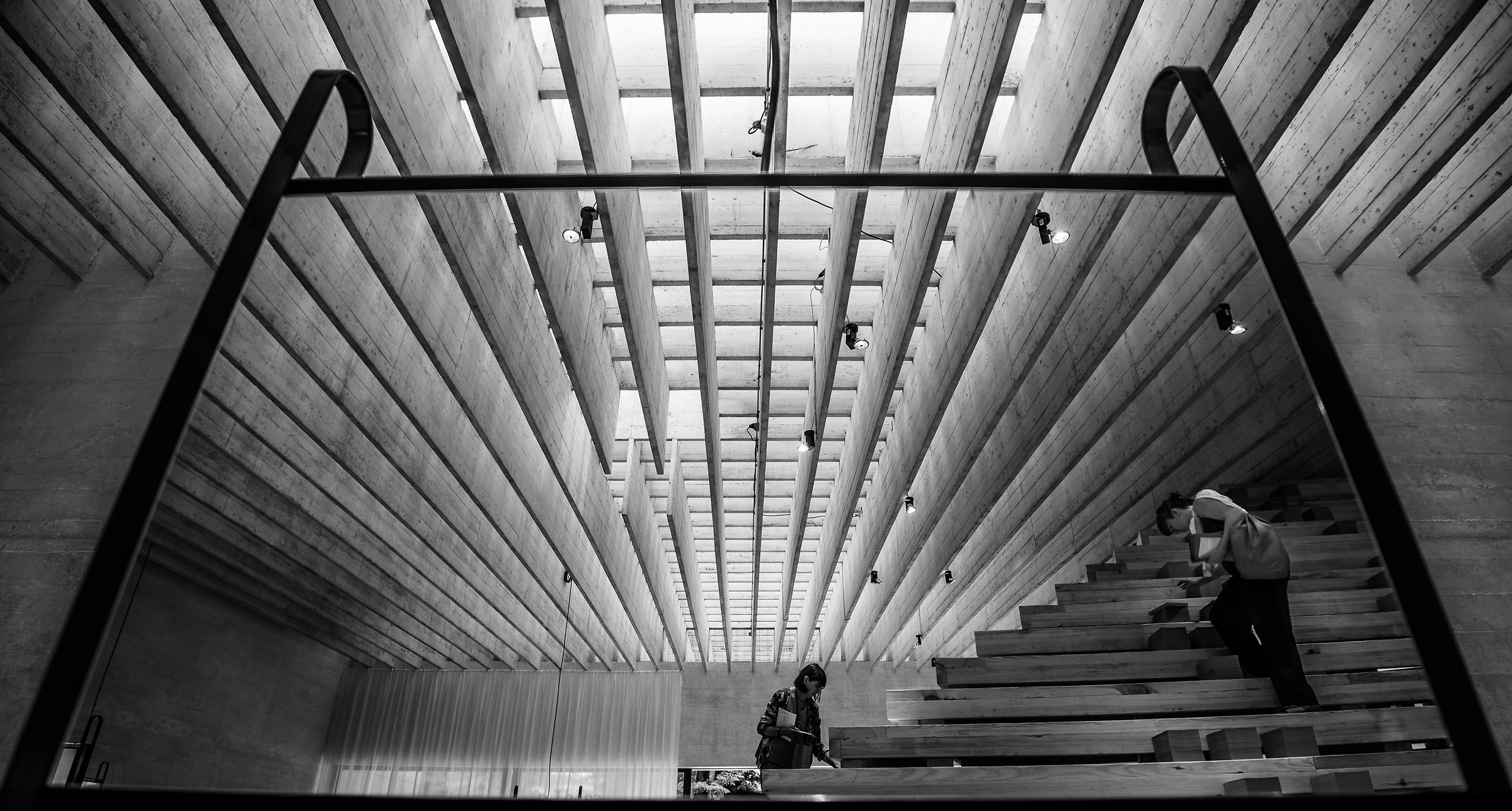 Dallo specchio alla realtà