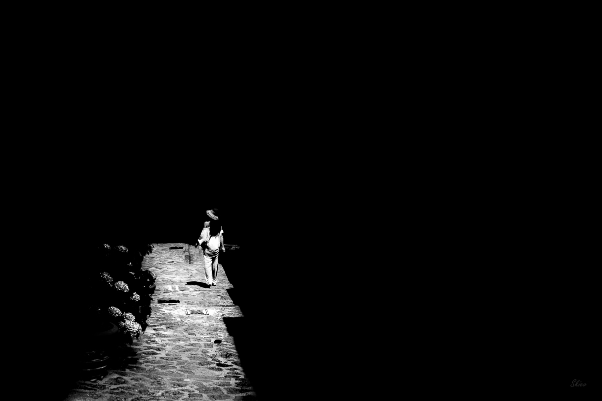 Towards the unknown ... with class.