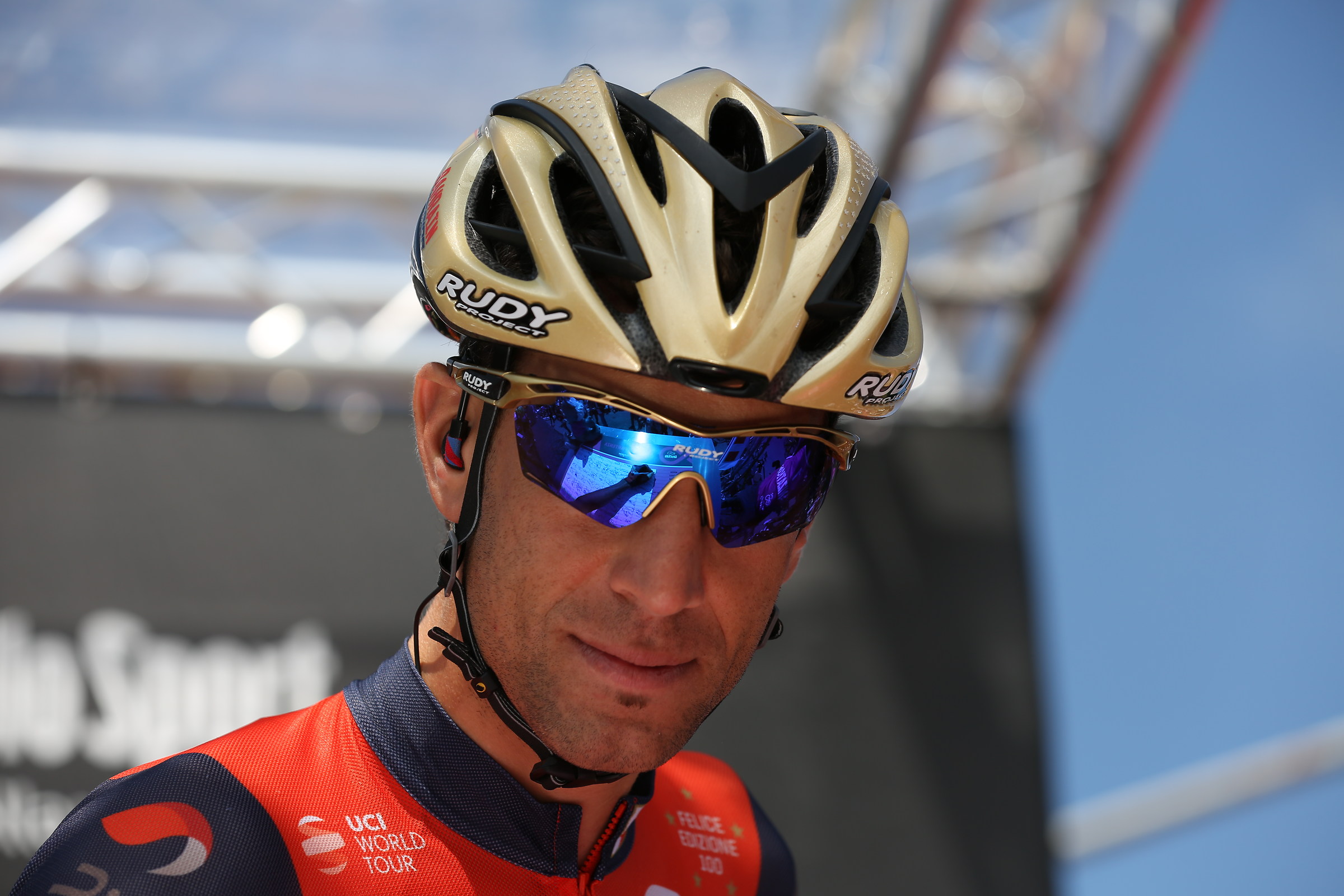 Nibali alla firma.