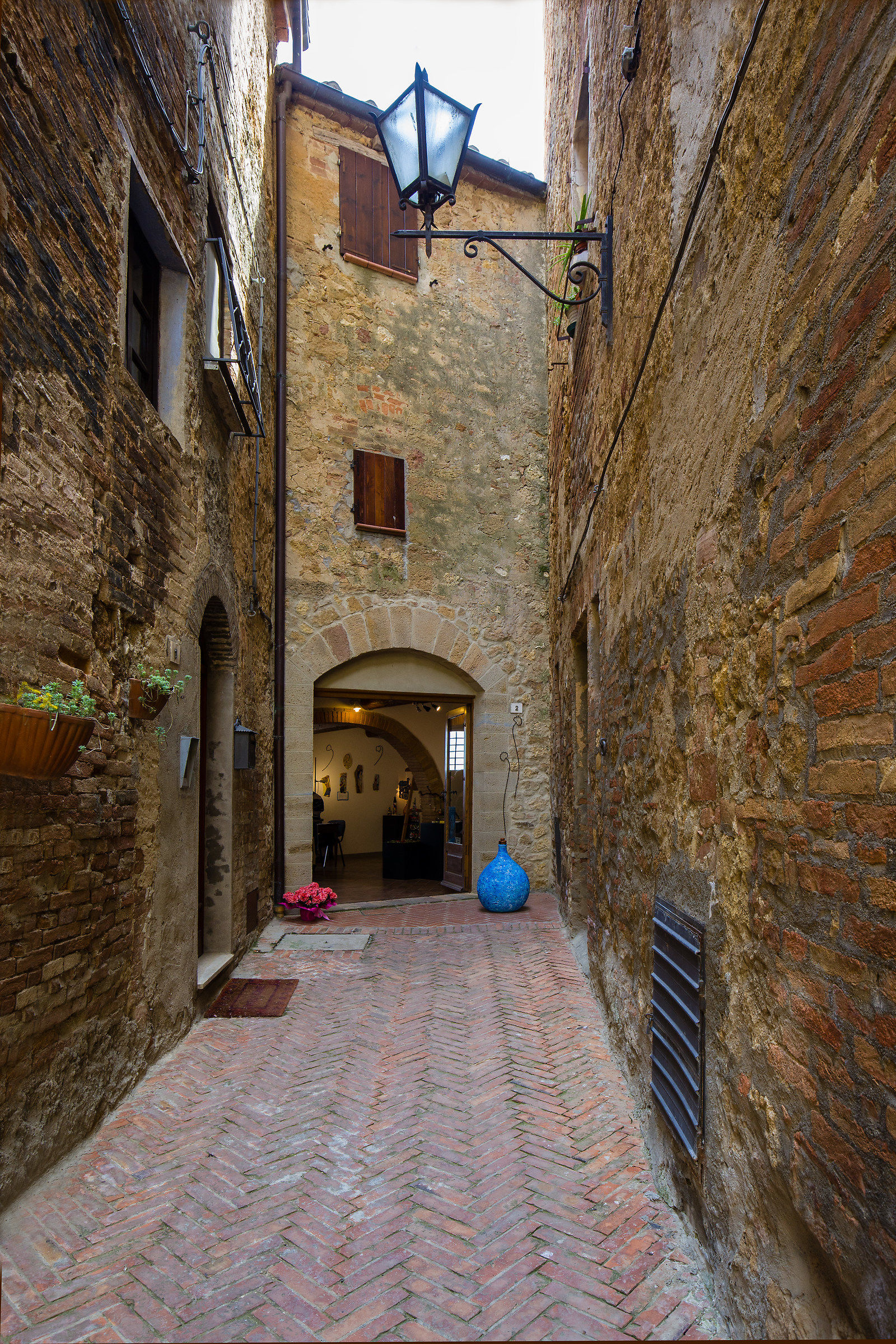 Pienza - Strada a fondo chiuso (con negozio)