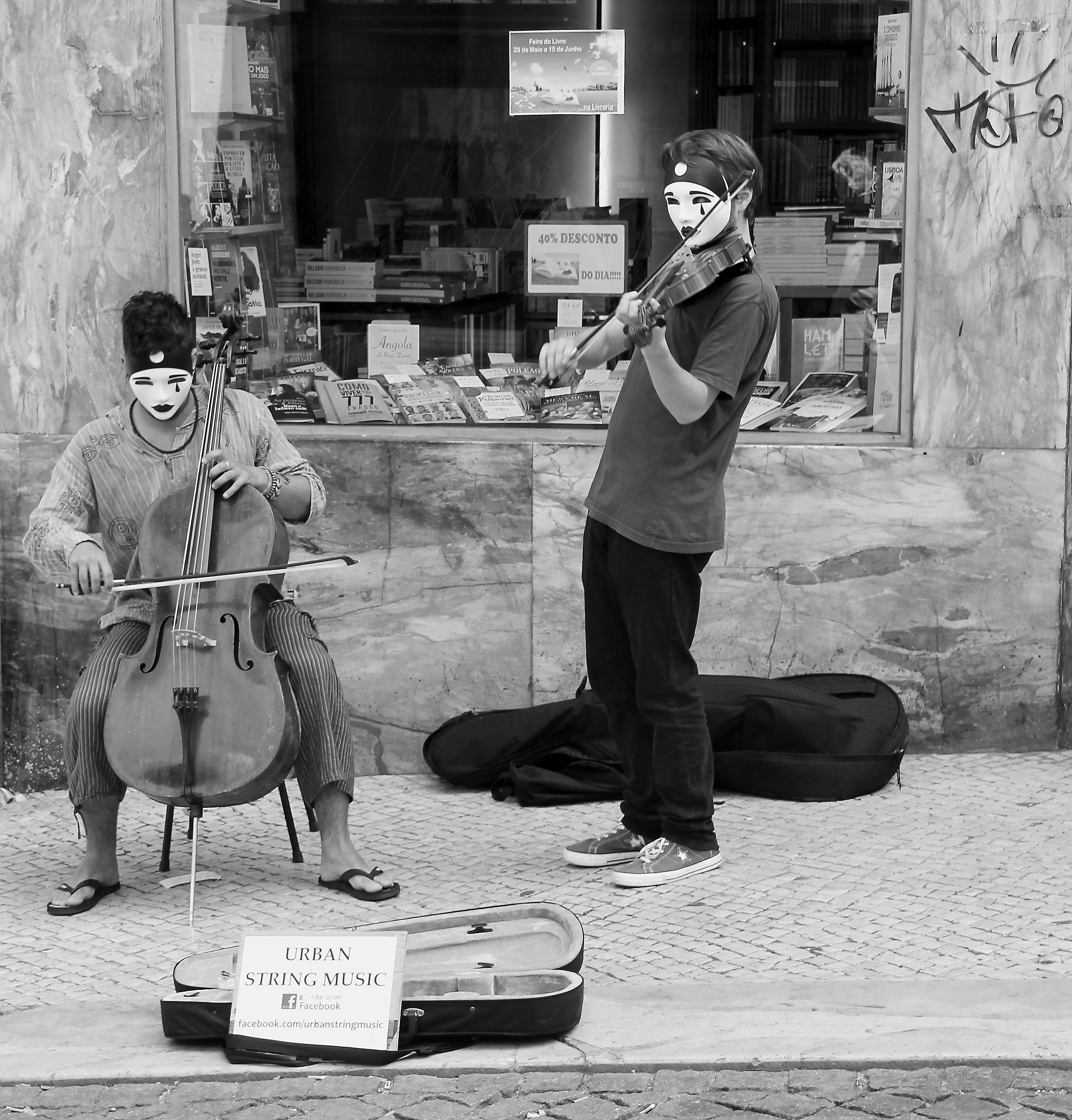 Archi con maschera. Lisbona 2015