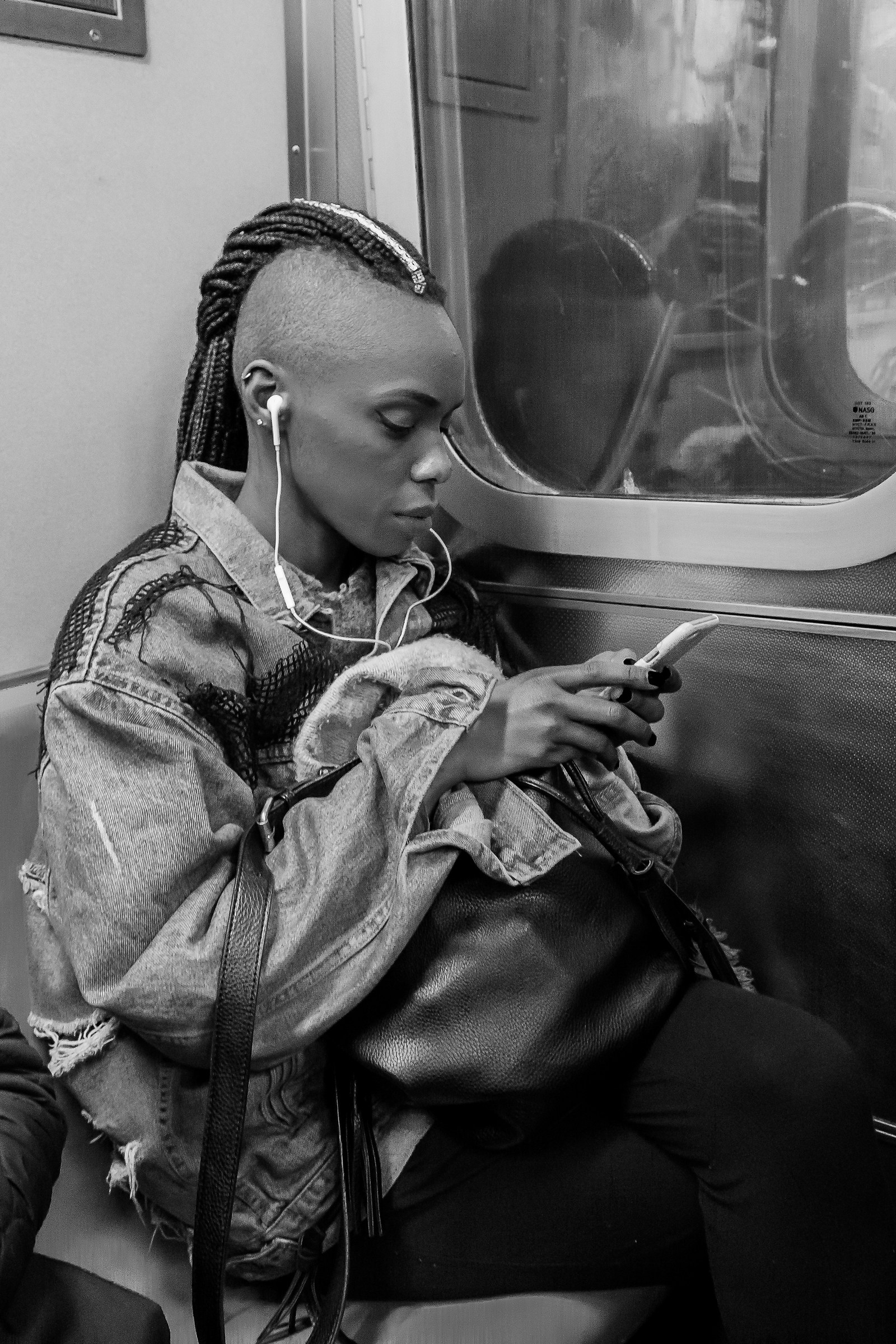 The girl in the metro