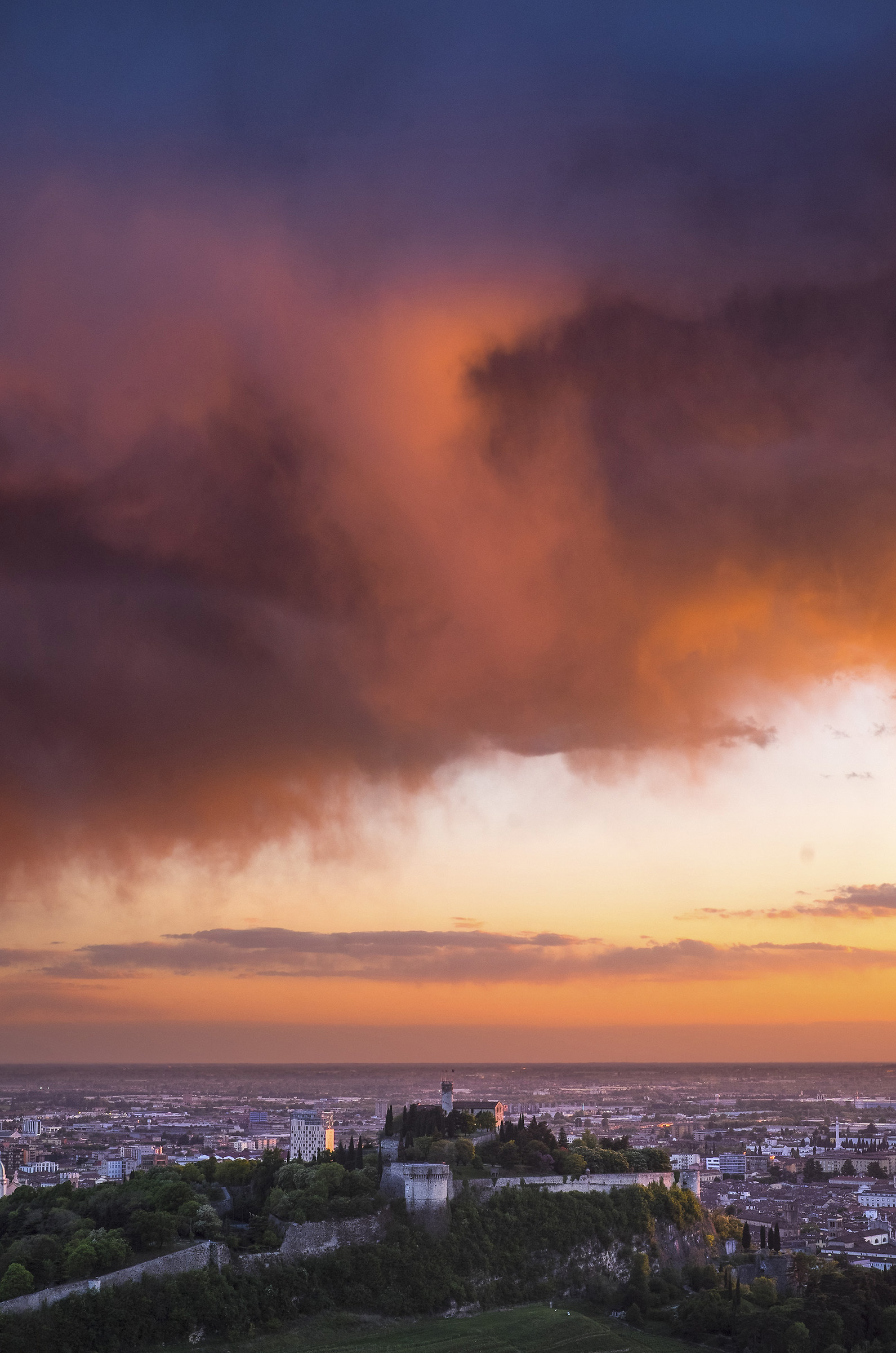 Il castello di Brescia dal monte Maddalena