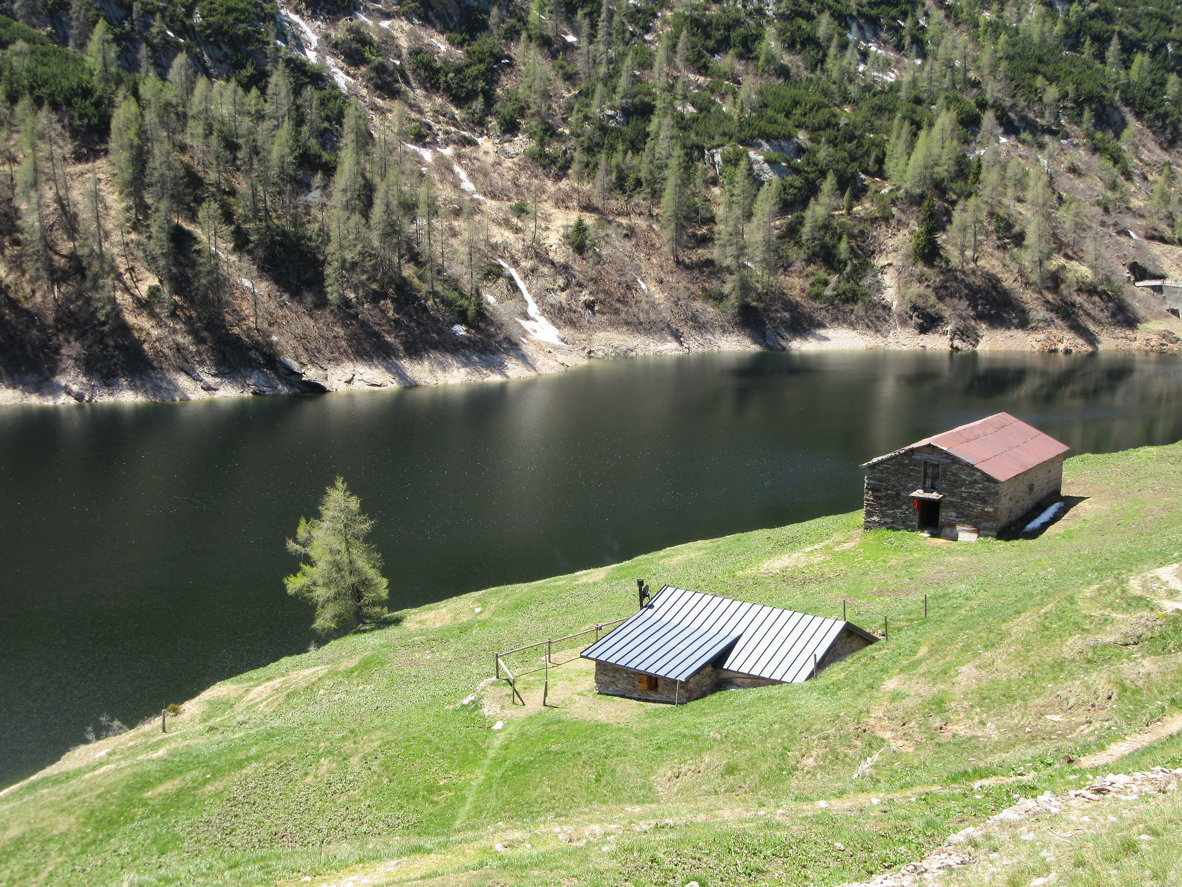 Baita vicino al Lago Casere