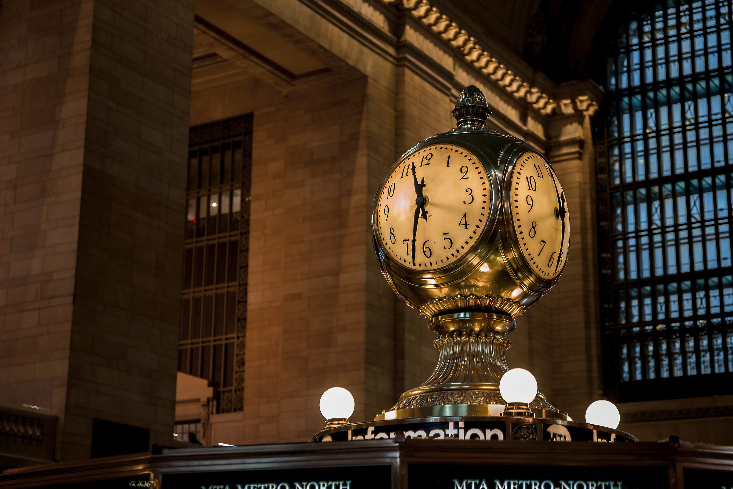 grand central station's clock, NY