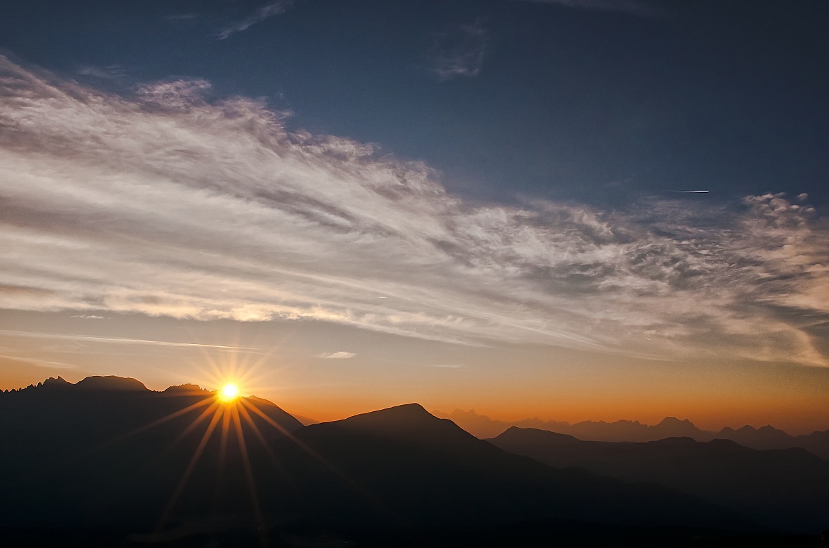 Sunrise from the White Horn (2317m)