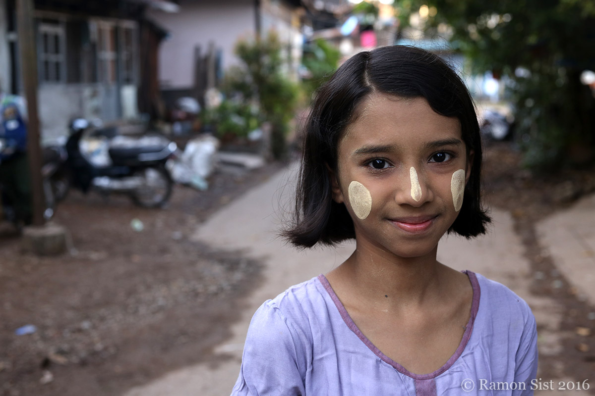 Birmania, Ragazzina Di Mawlamyine