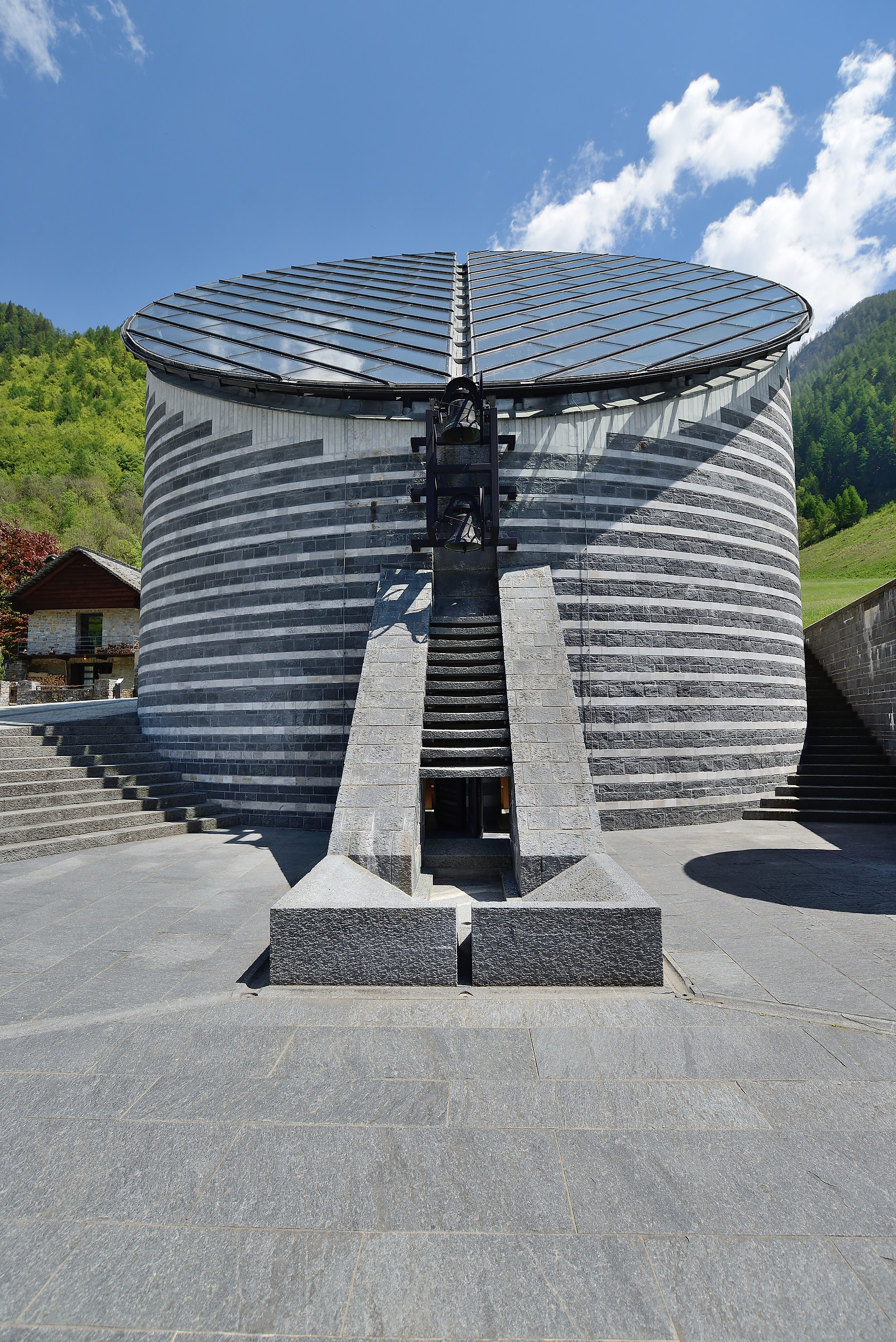 La chiesa di Botta a Mogno
