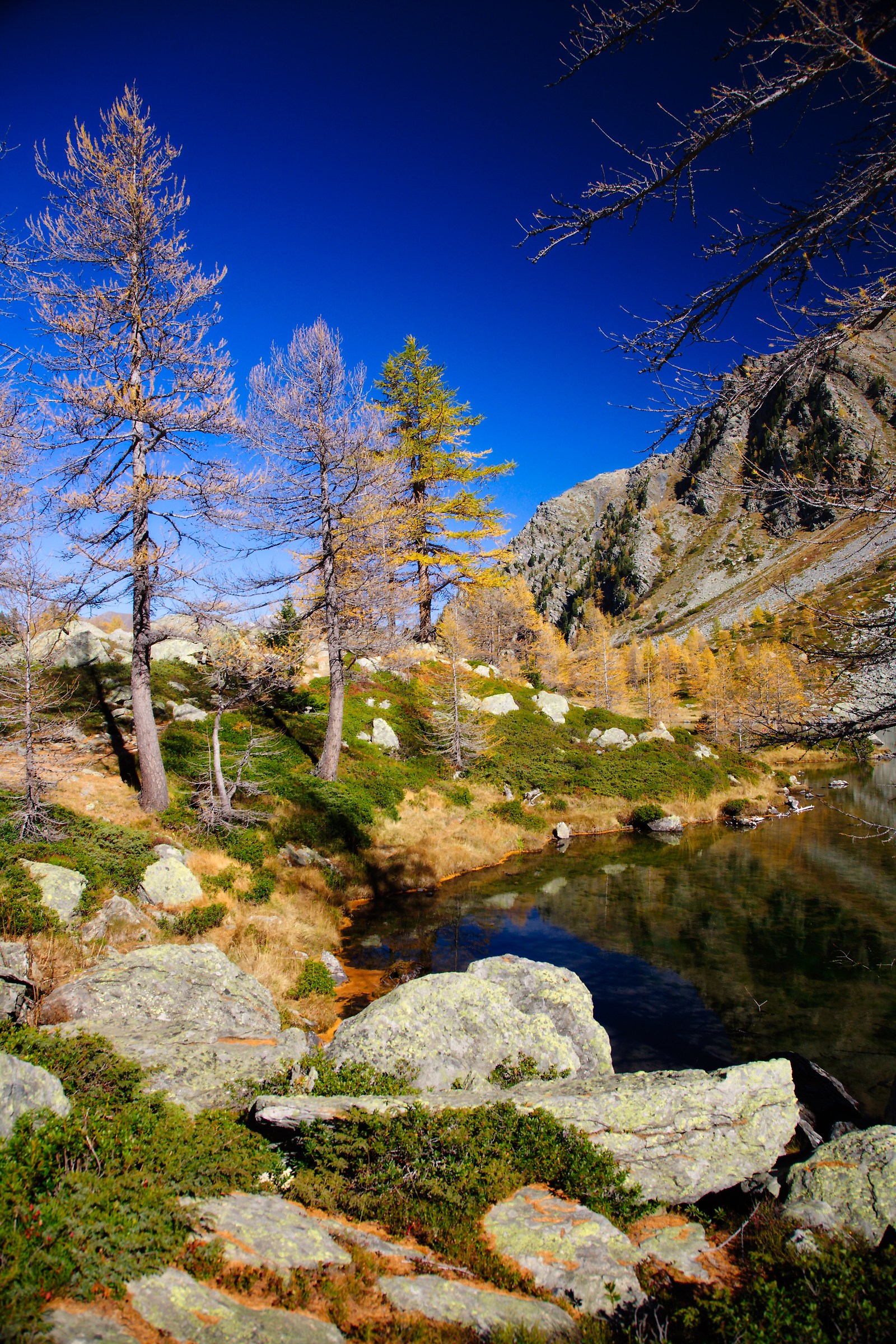 Harbor lake, valley of Aosta