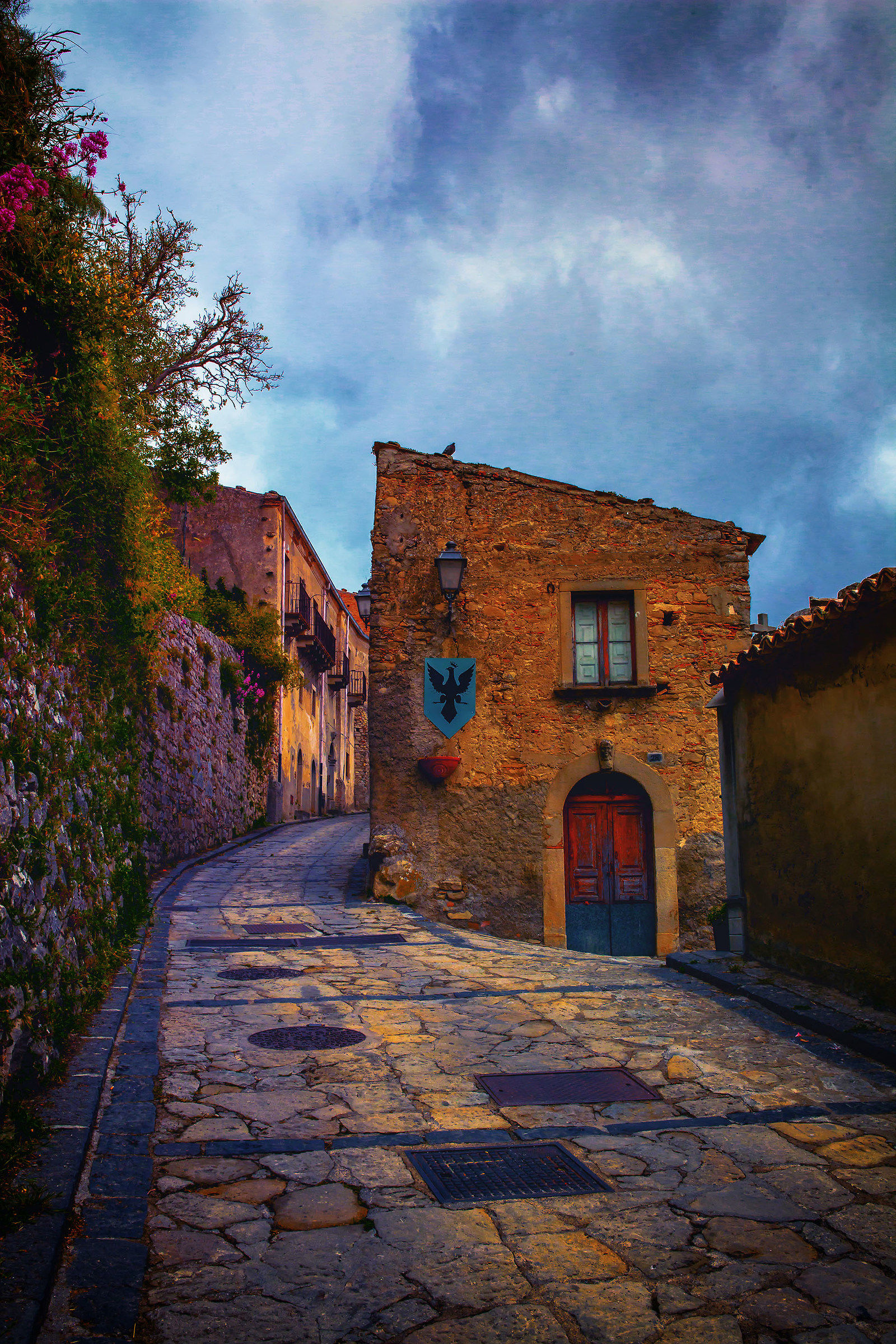 On the rise of the Castle of Montalbano