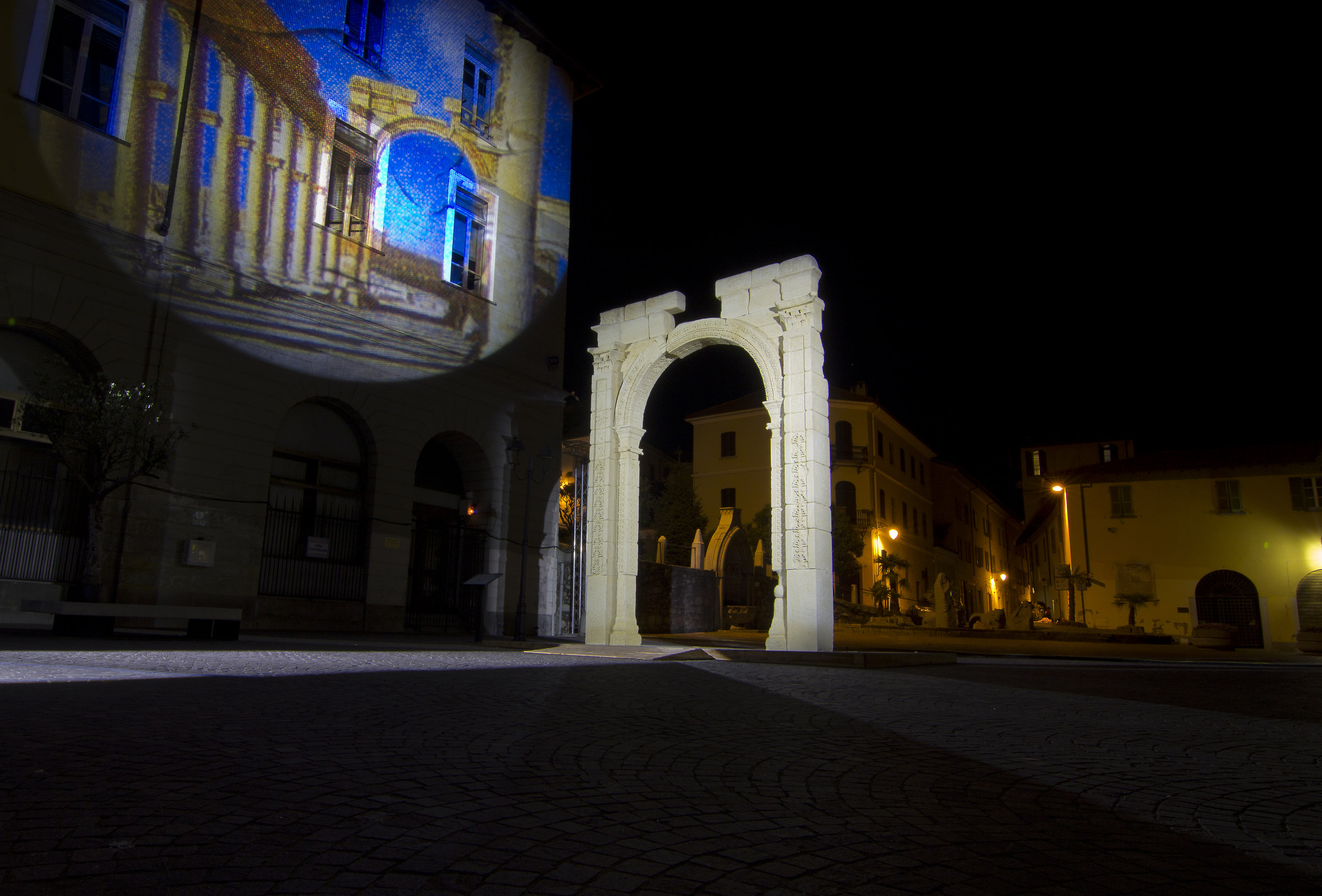 Arona, Arch rebuilding of Palmira
