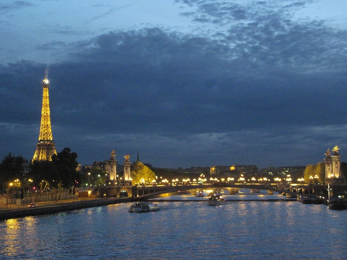 Il faro della Tour Eiffel